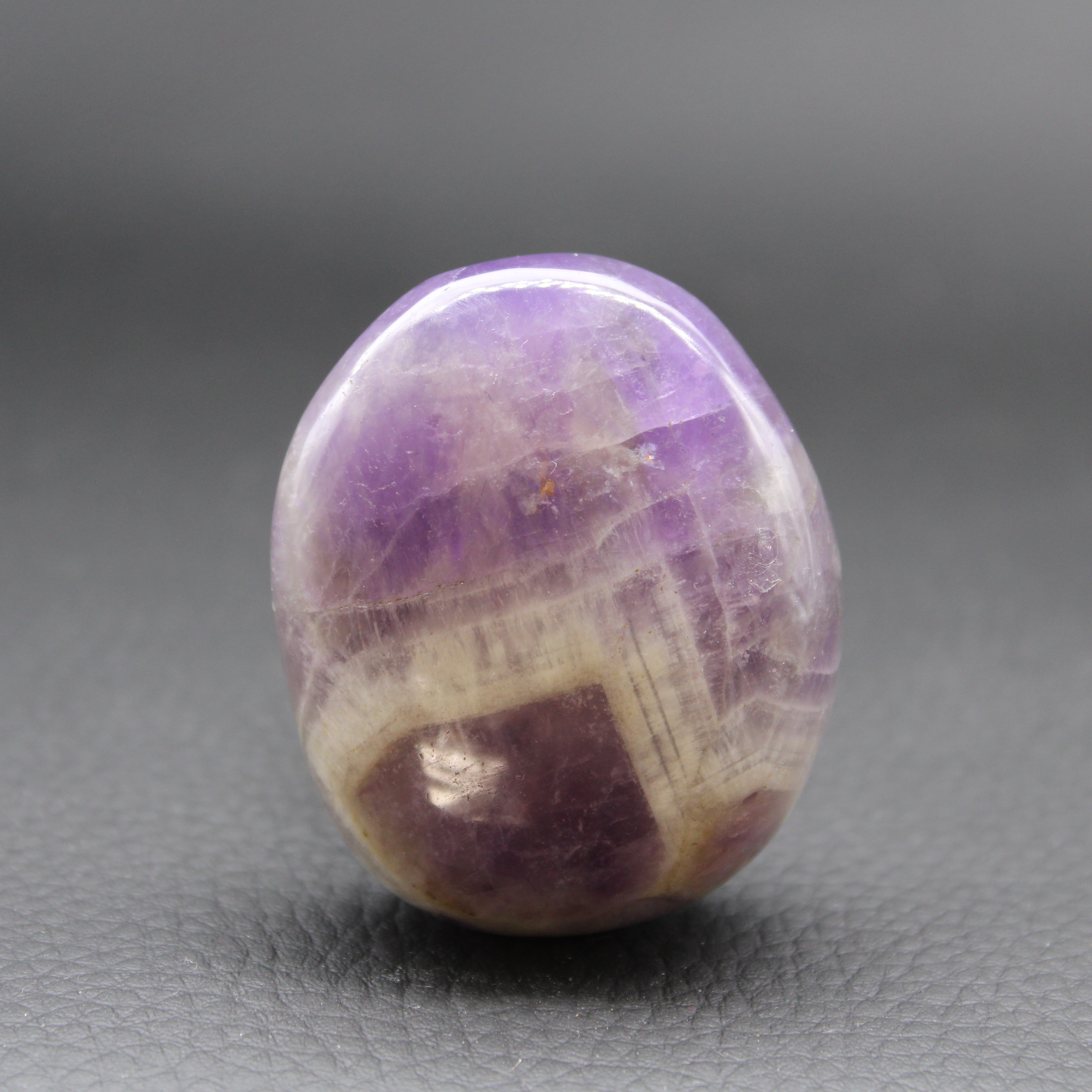 Galet Améthyste Chevron de Madagascar