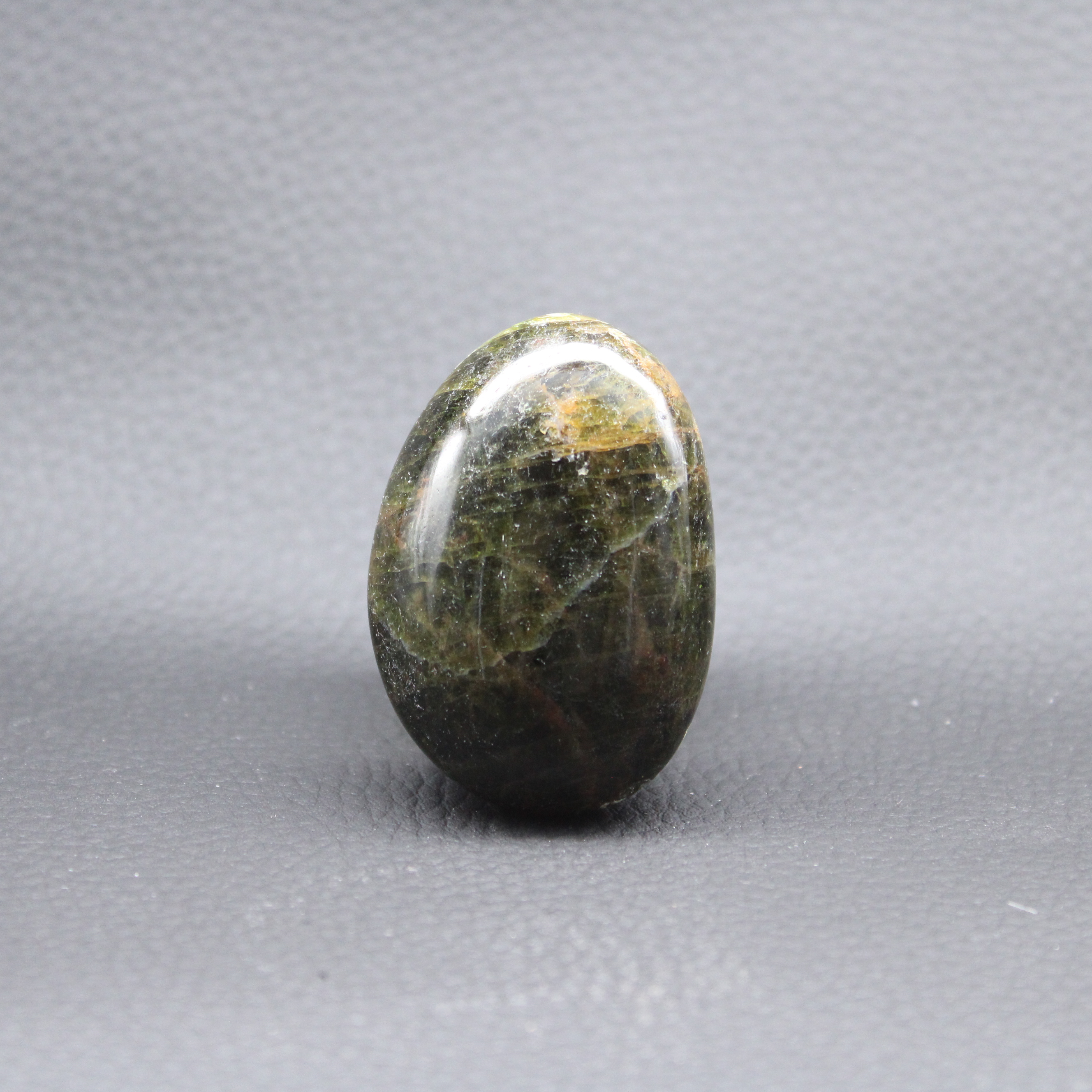 Galet Apatite Verte de Madagascar