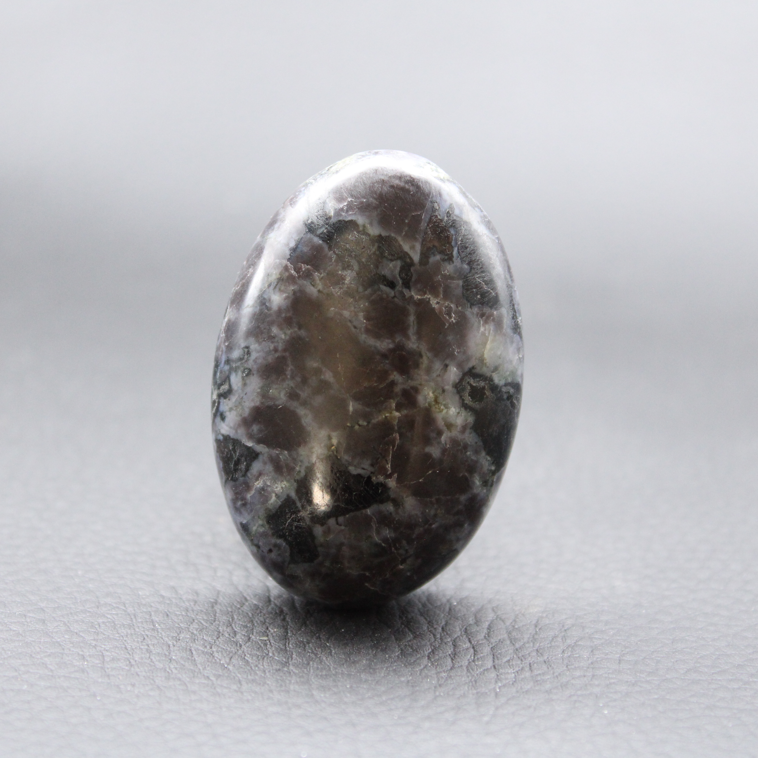 Galet Gabbro de Madagascar (Merlinite Mystique)