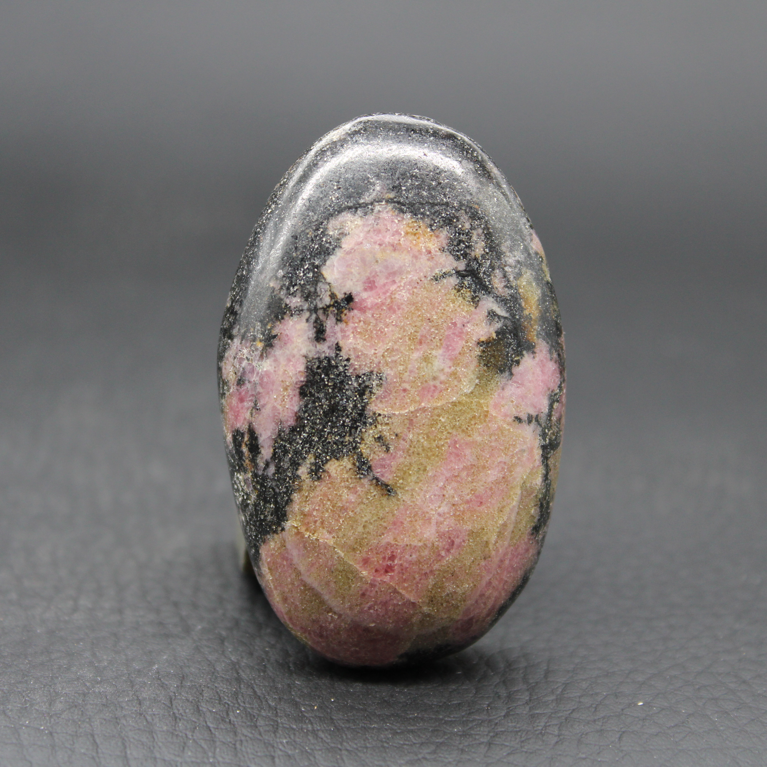 Galet Rhodonite Poli de Madagascar