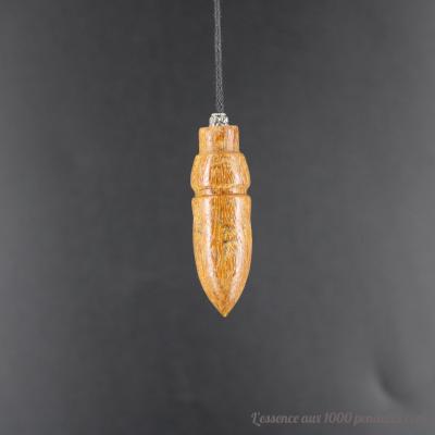 Pendule égyptien en bois exotique B36