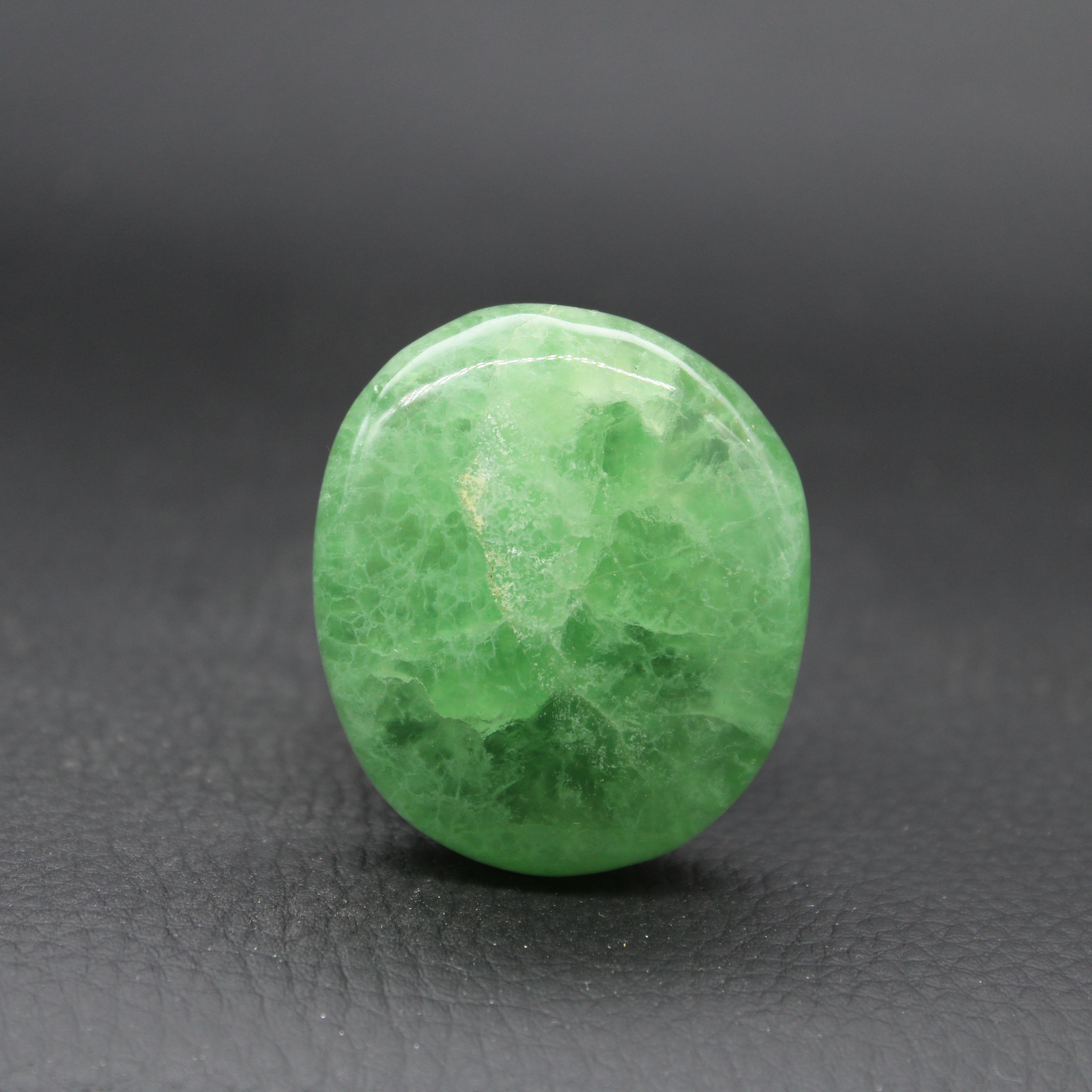 Galet Fluorite de Madagascar