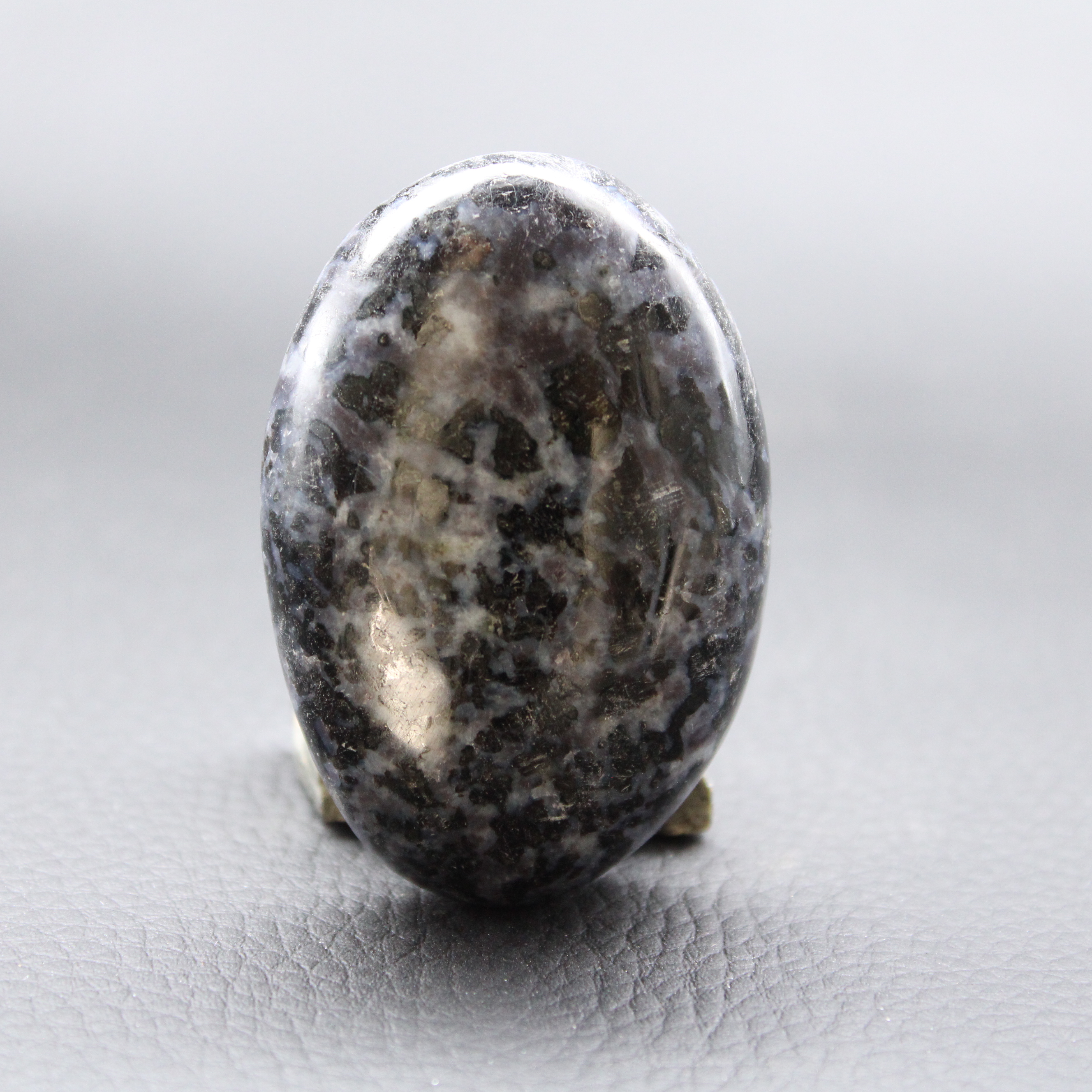 Galet Gabbro de Madagascar (Merlinite Mystique)