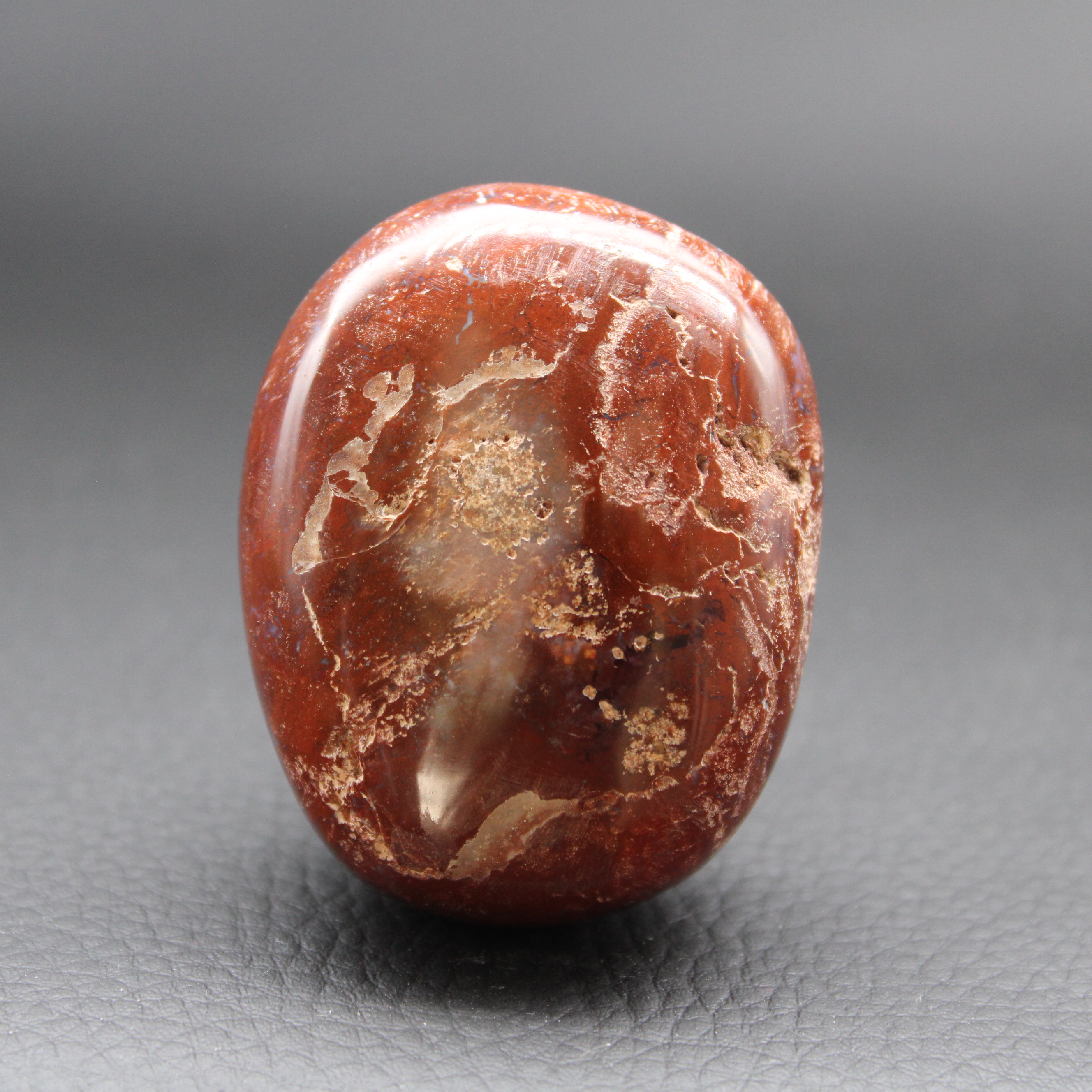Galet Jaspe Rouge de Madagascar