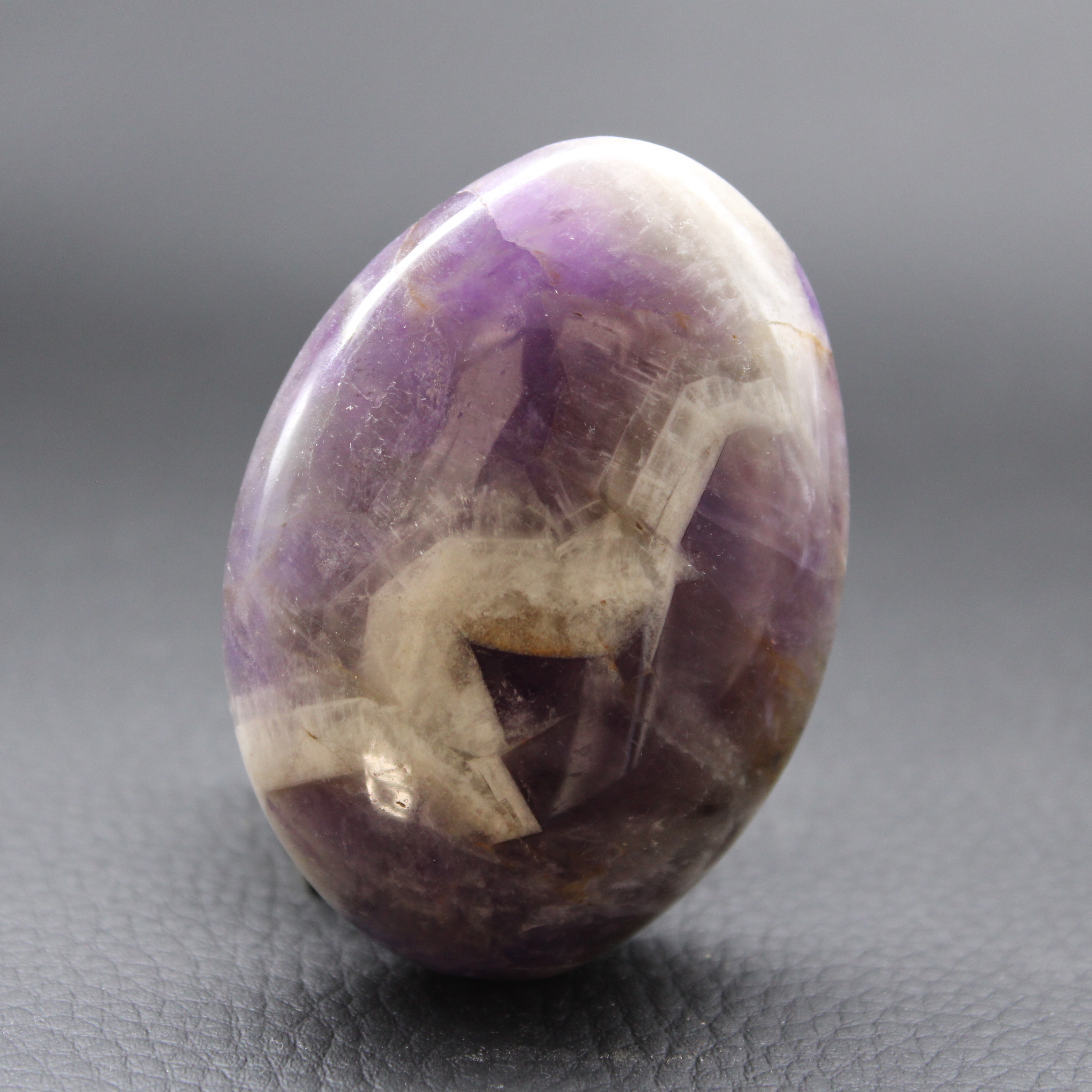 Galet Améthyste Chevron de Madagascar