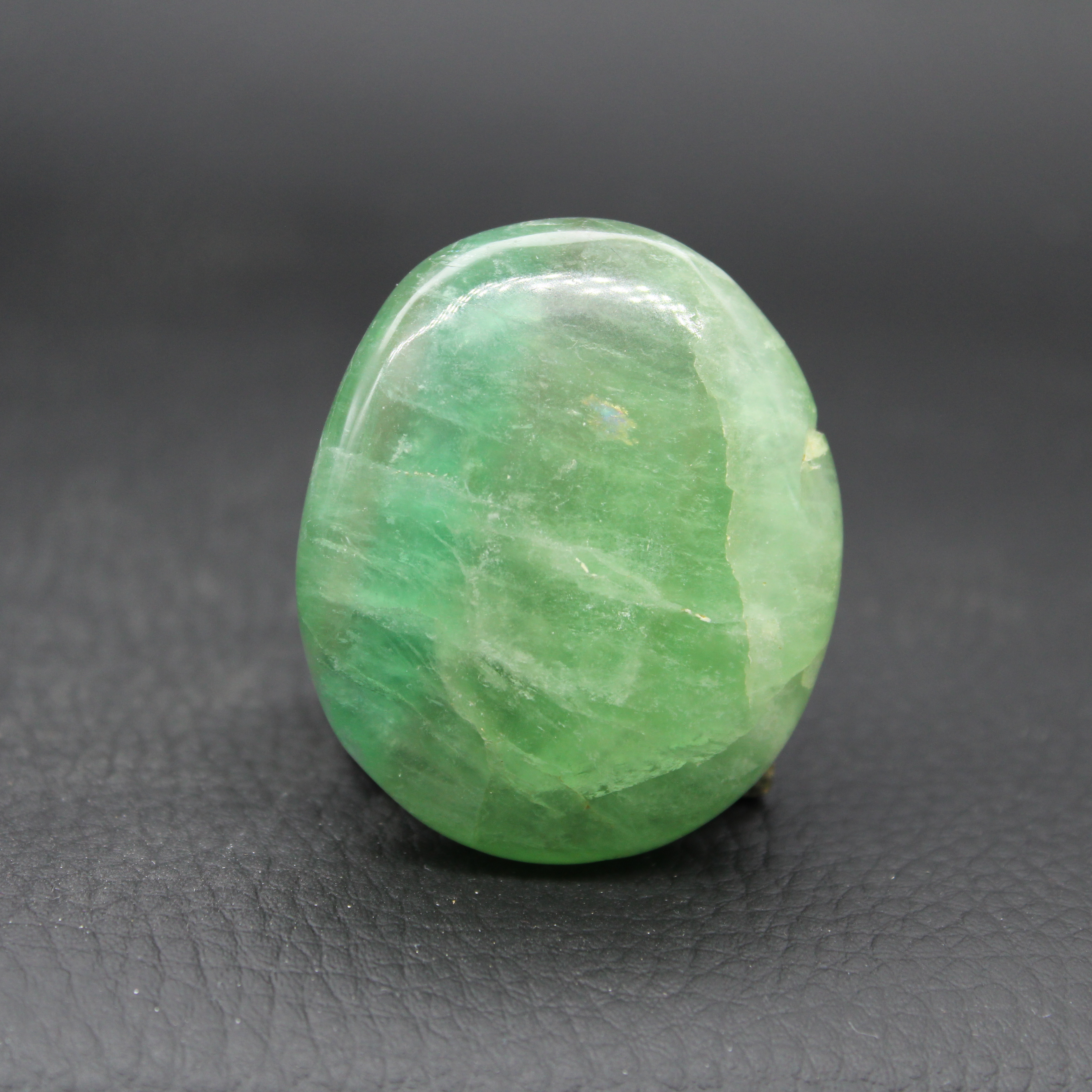 Galet Fluorite de Madagascar