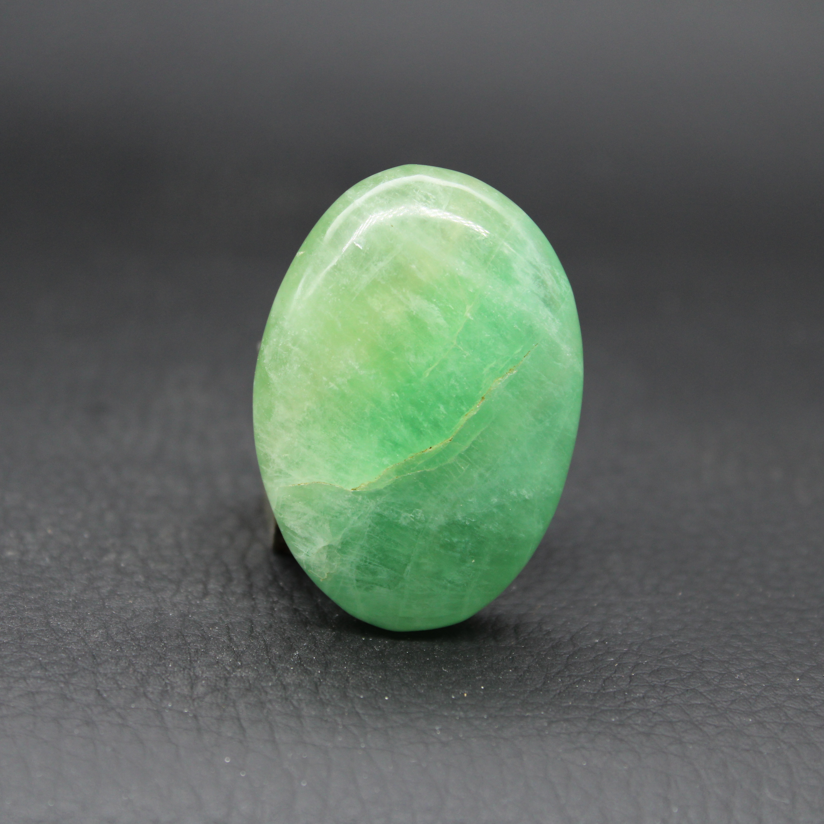 Galet Fluorite de Madagascar