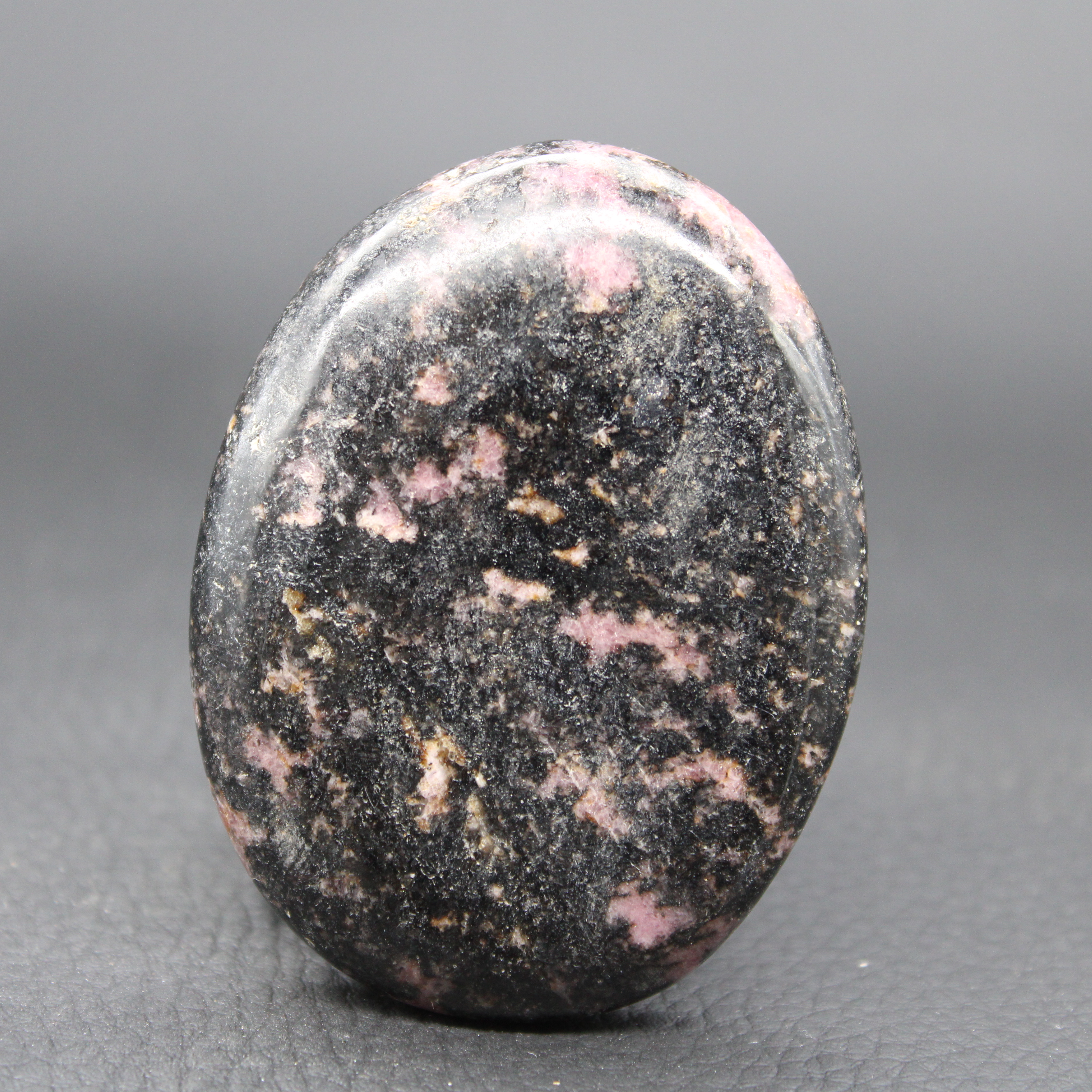 Galet Rhodonite Poli de Madagascar