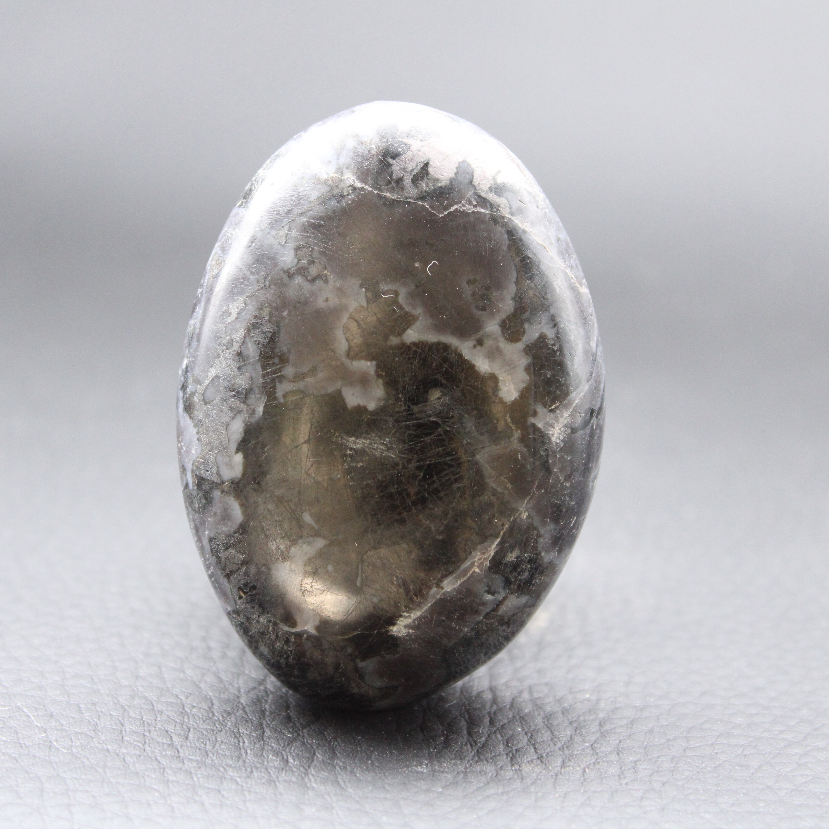 Galet Gabbro de Madagascar (Merlinite Mystique)