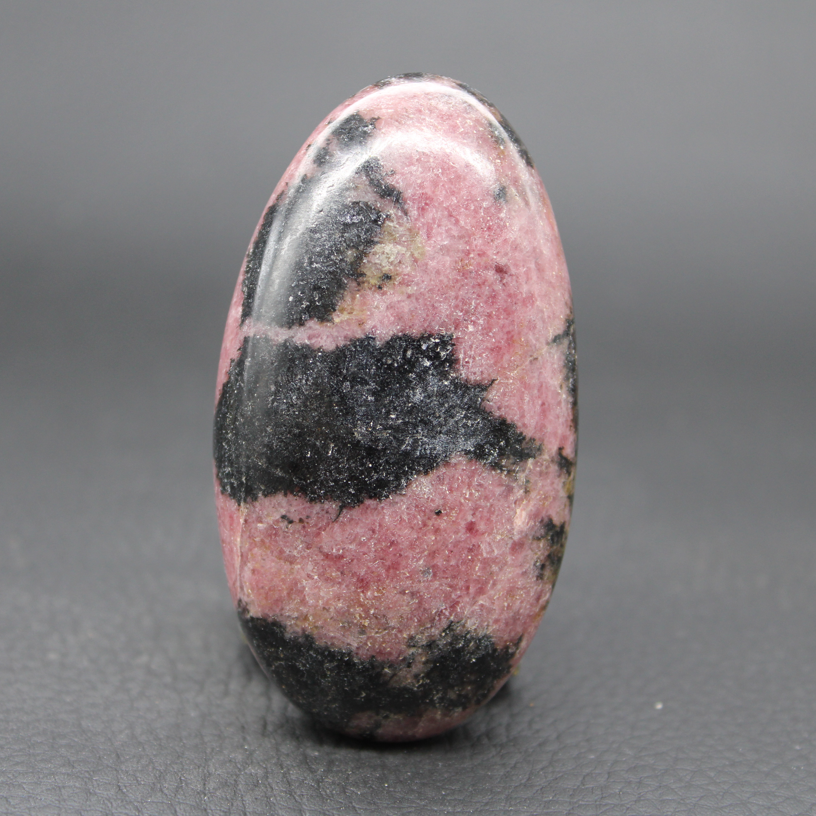 Galet Rhodonite Poli de Madagascar