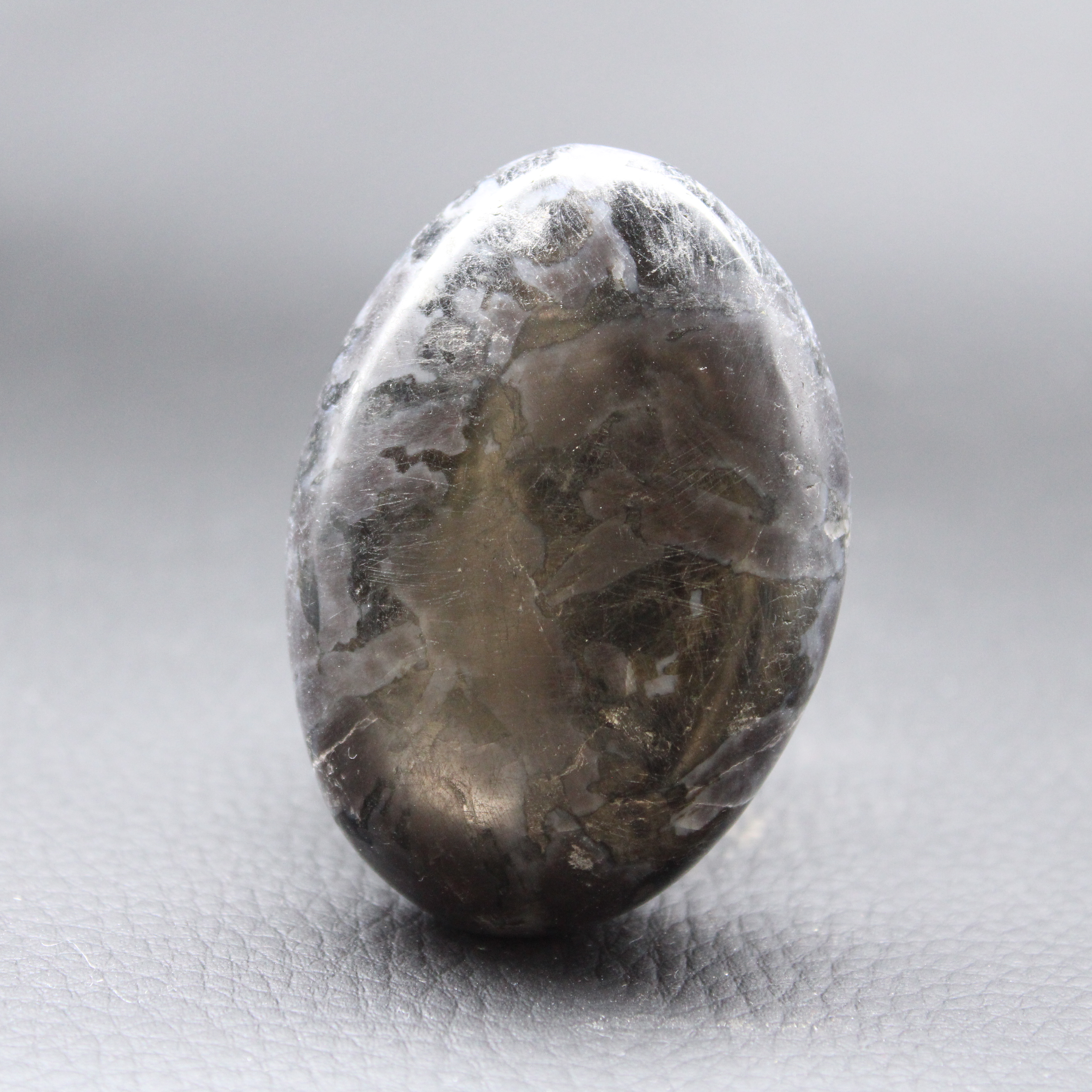 Galet Gabbro de Madagascar (Merlinite Mystique)