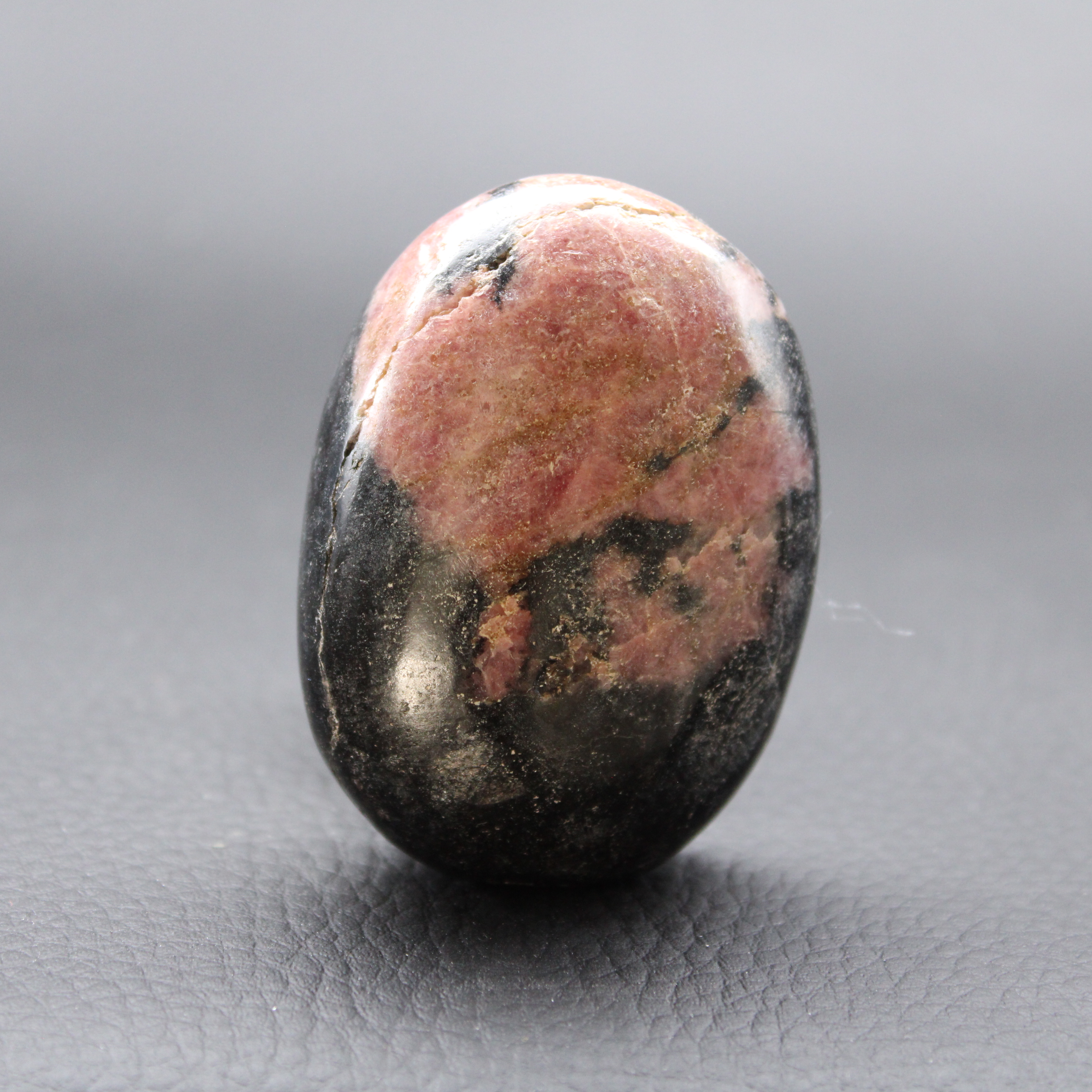 Galet Rhodonite Poli de Madagascar