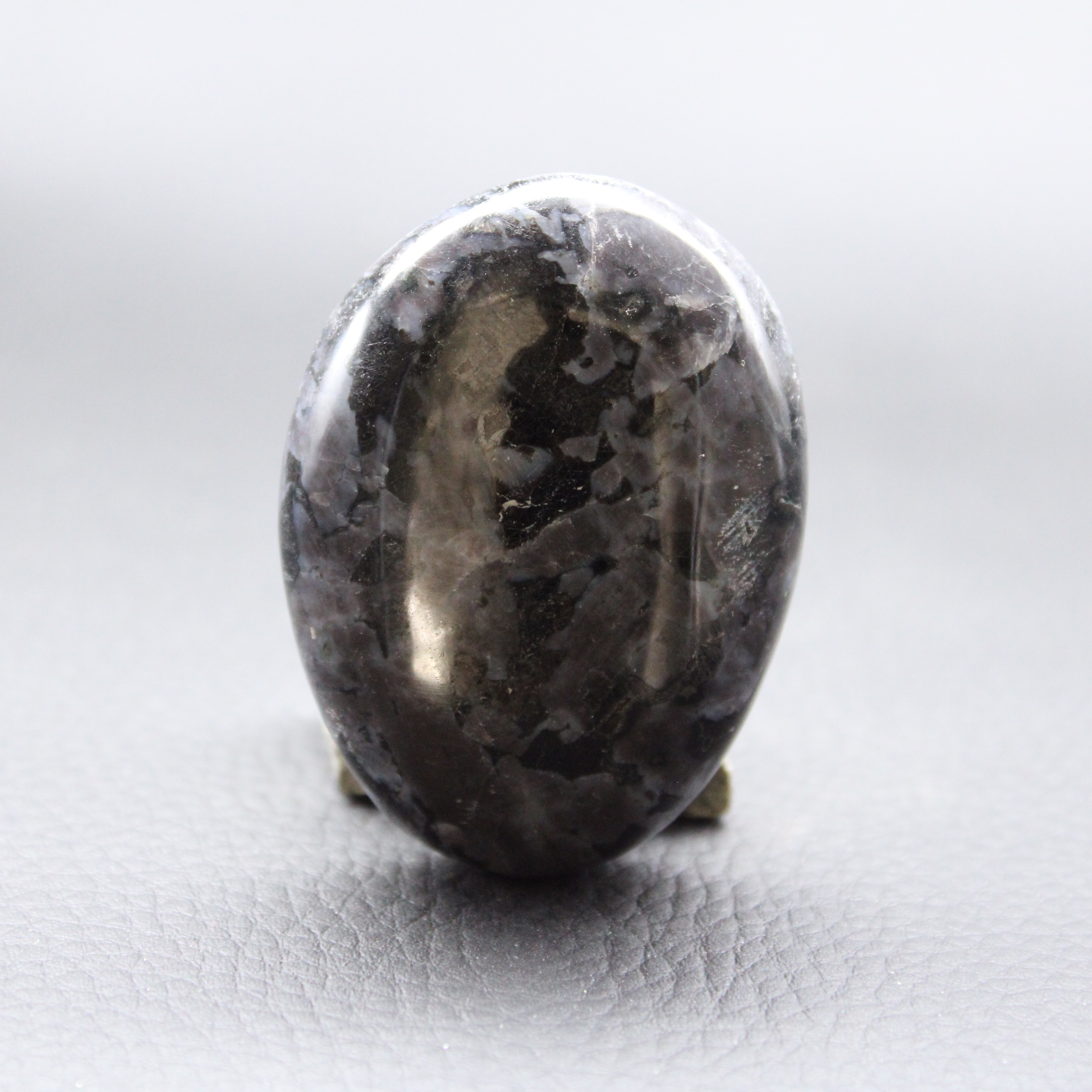 Galet Gabbro de Madagascar (Merlinite Mystique)