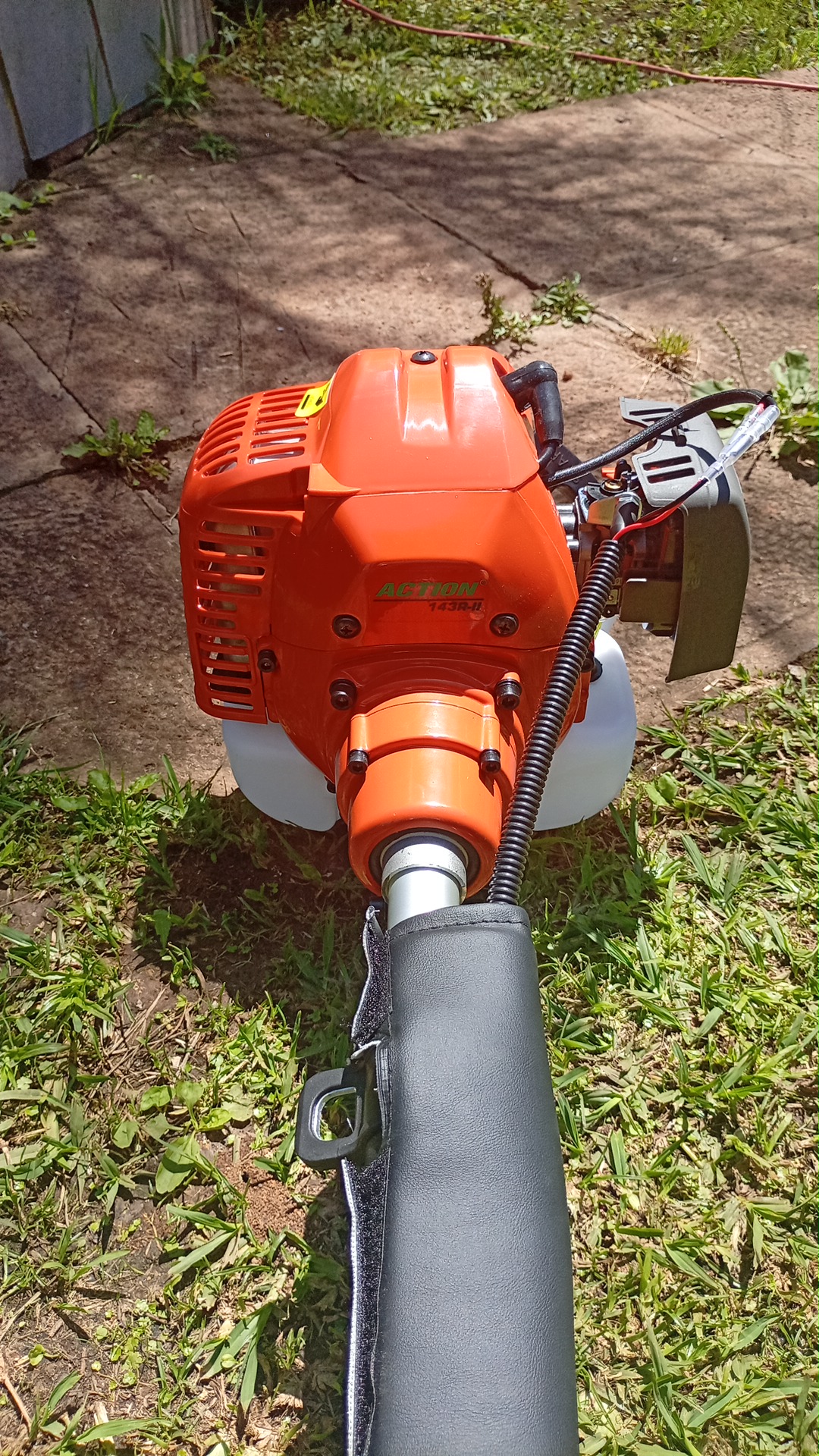 ACTION 143R-11 BRUSH CUTTER