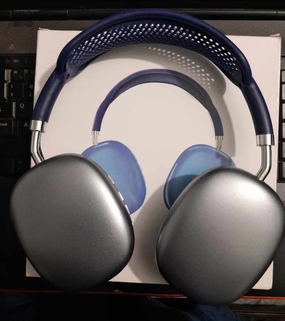 P9 Wireless Over-Ear Headphones