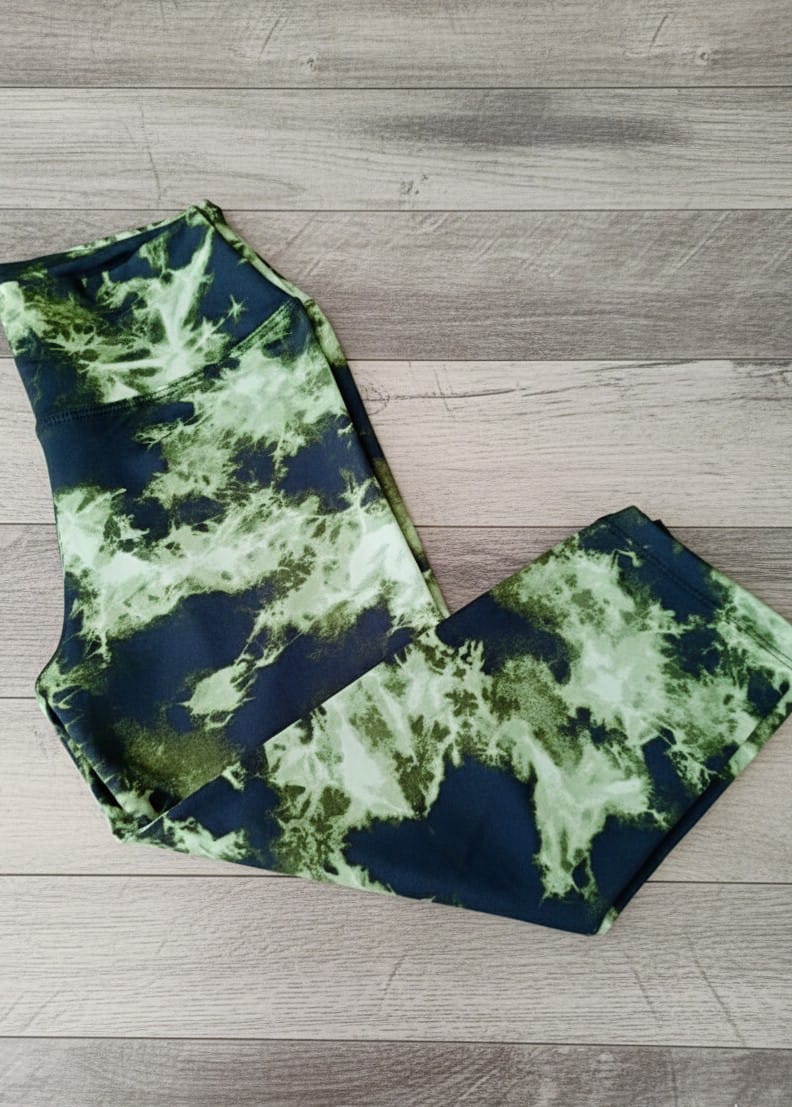 Pescadora con detalles en verde y negro