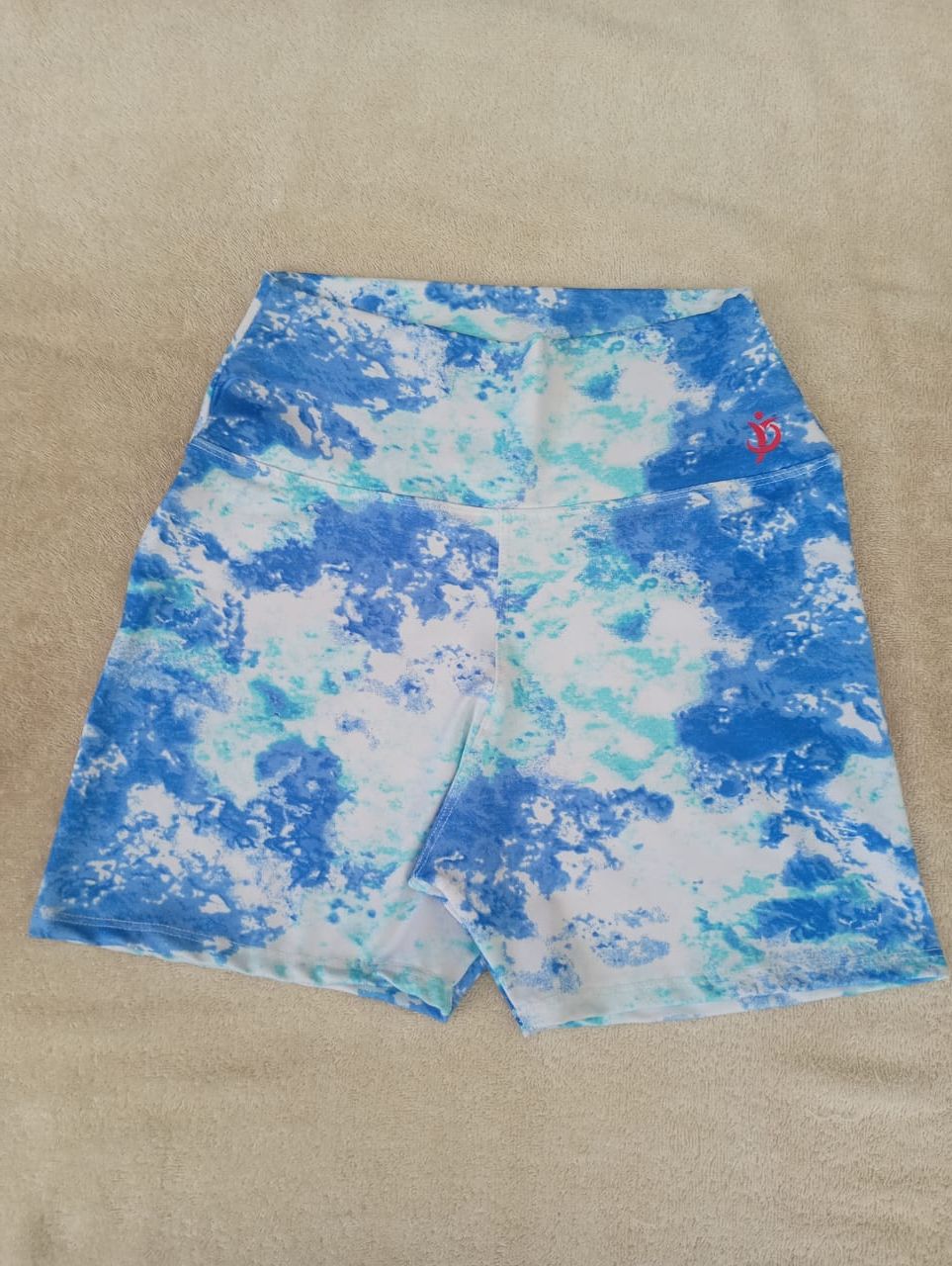 Short deportivo celeste