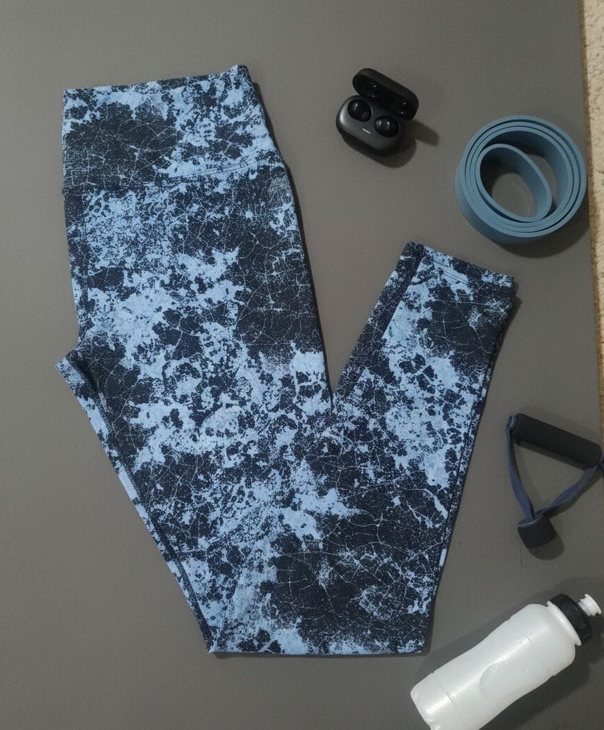 Pescador deportivo azul y negro