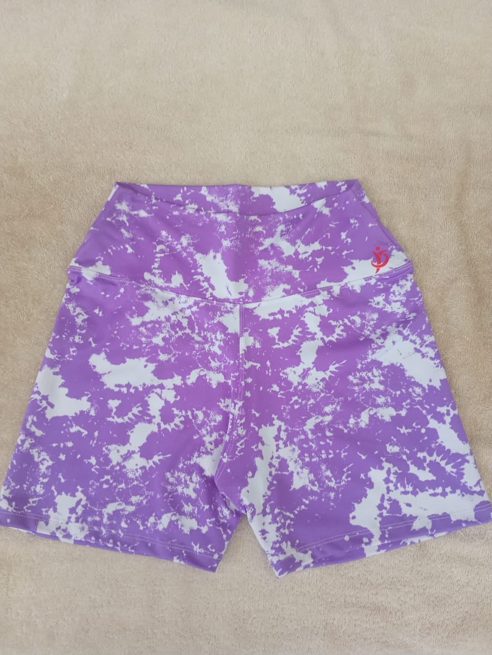 Short deportivo lila