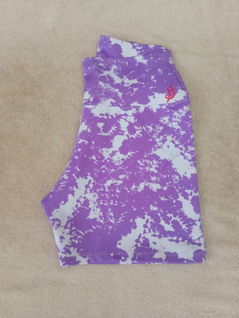 Short deportivo lila