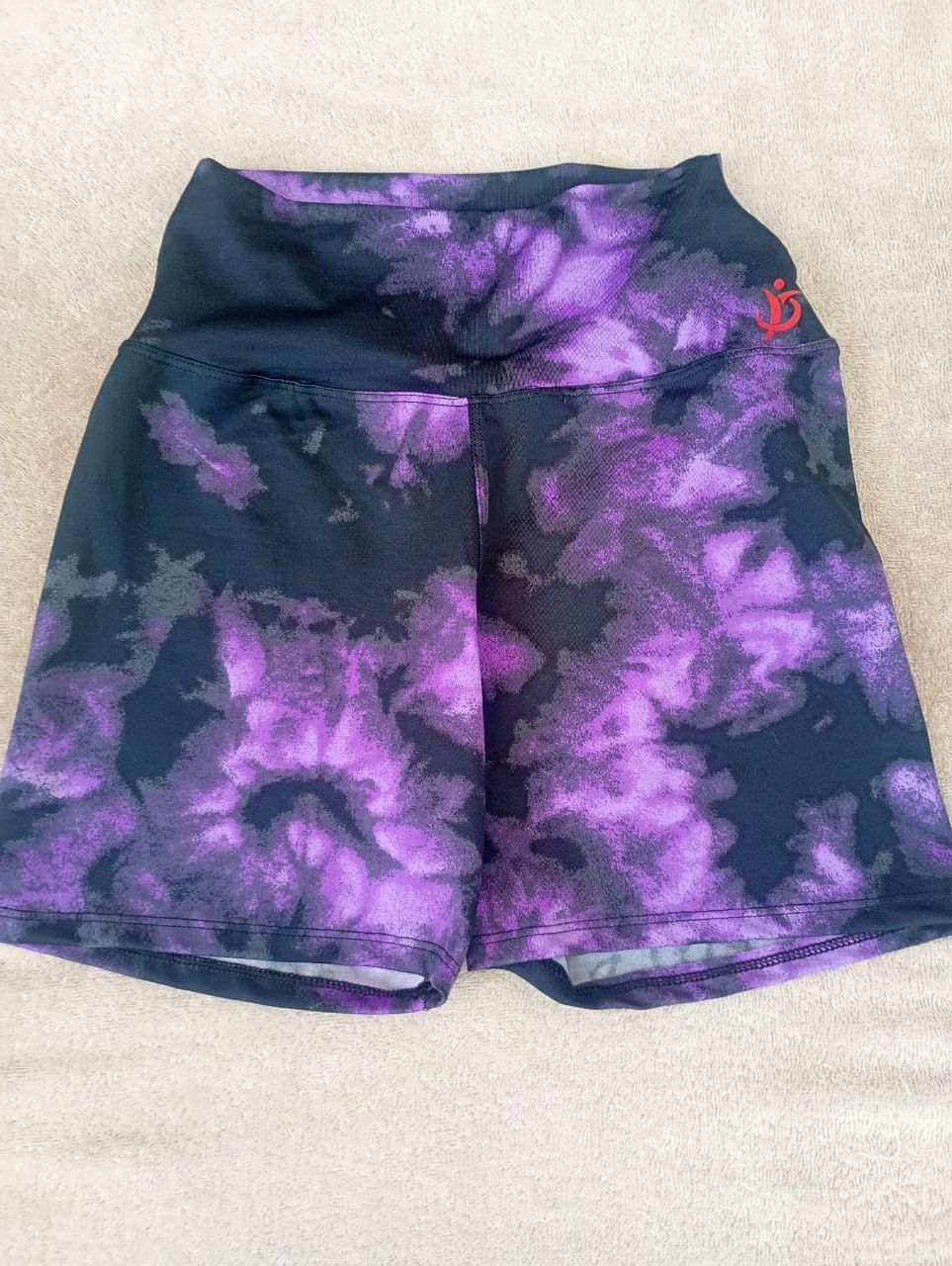 Short deportivo violeta