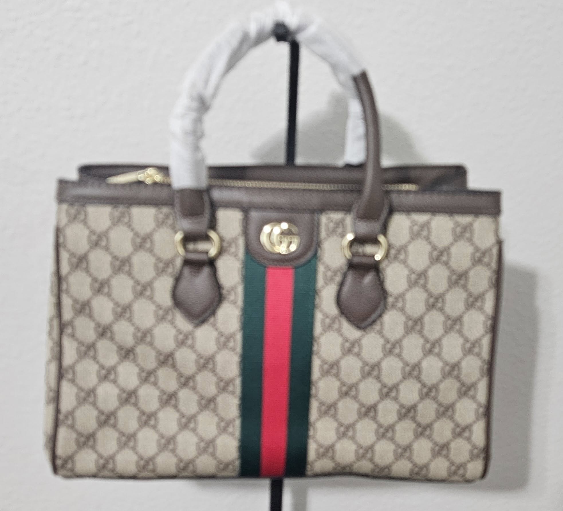 GG Supreme Handbag