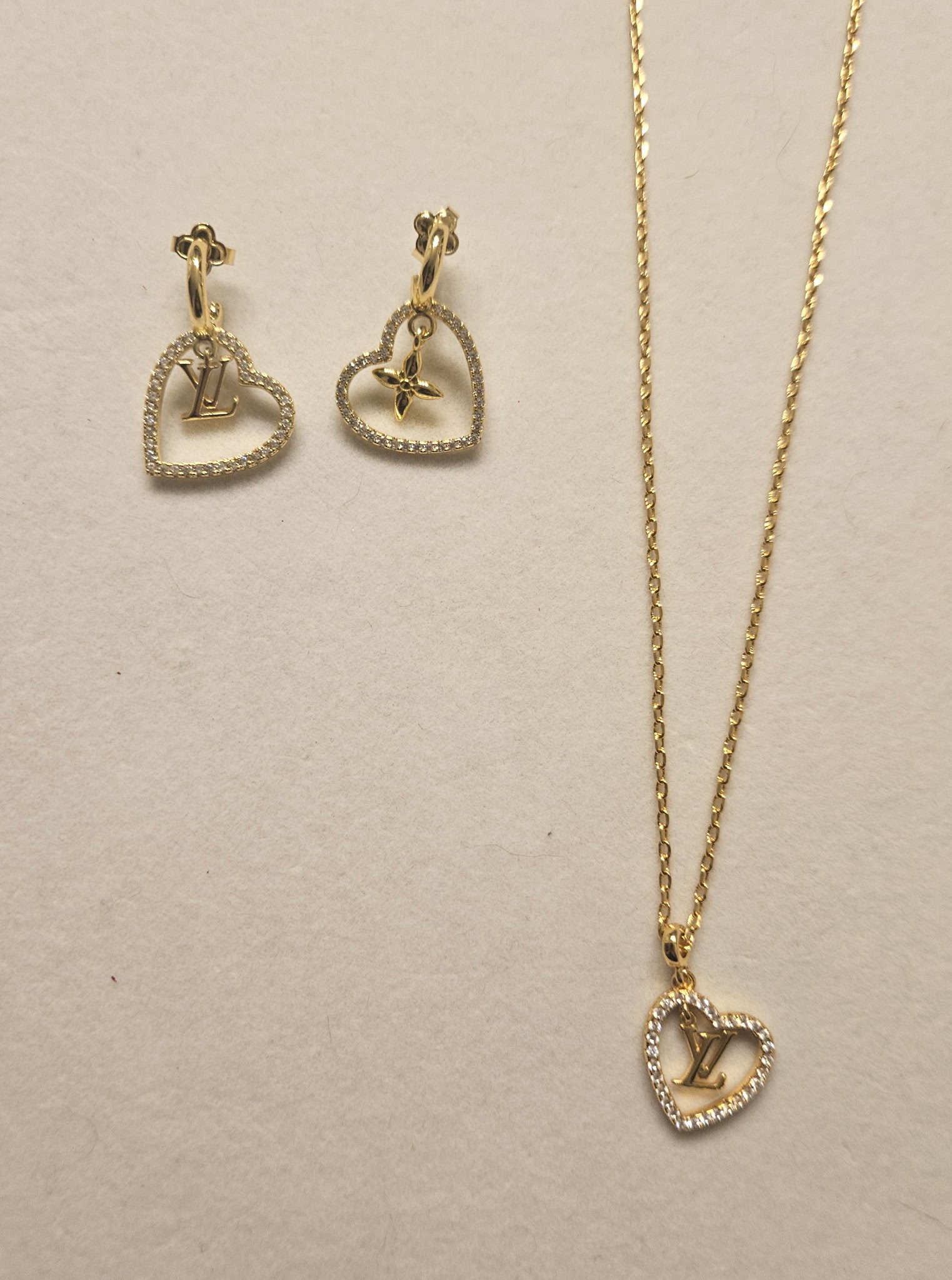 LV Heart-Shaped Pendant Jewelry Set
