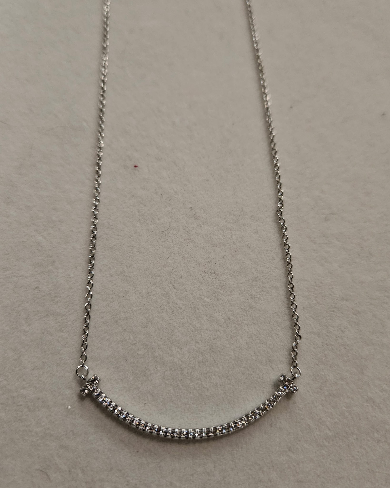 Elegant silver necklace