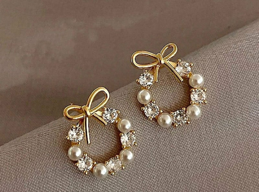 Elegant Bow Pearl Earrings