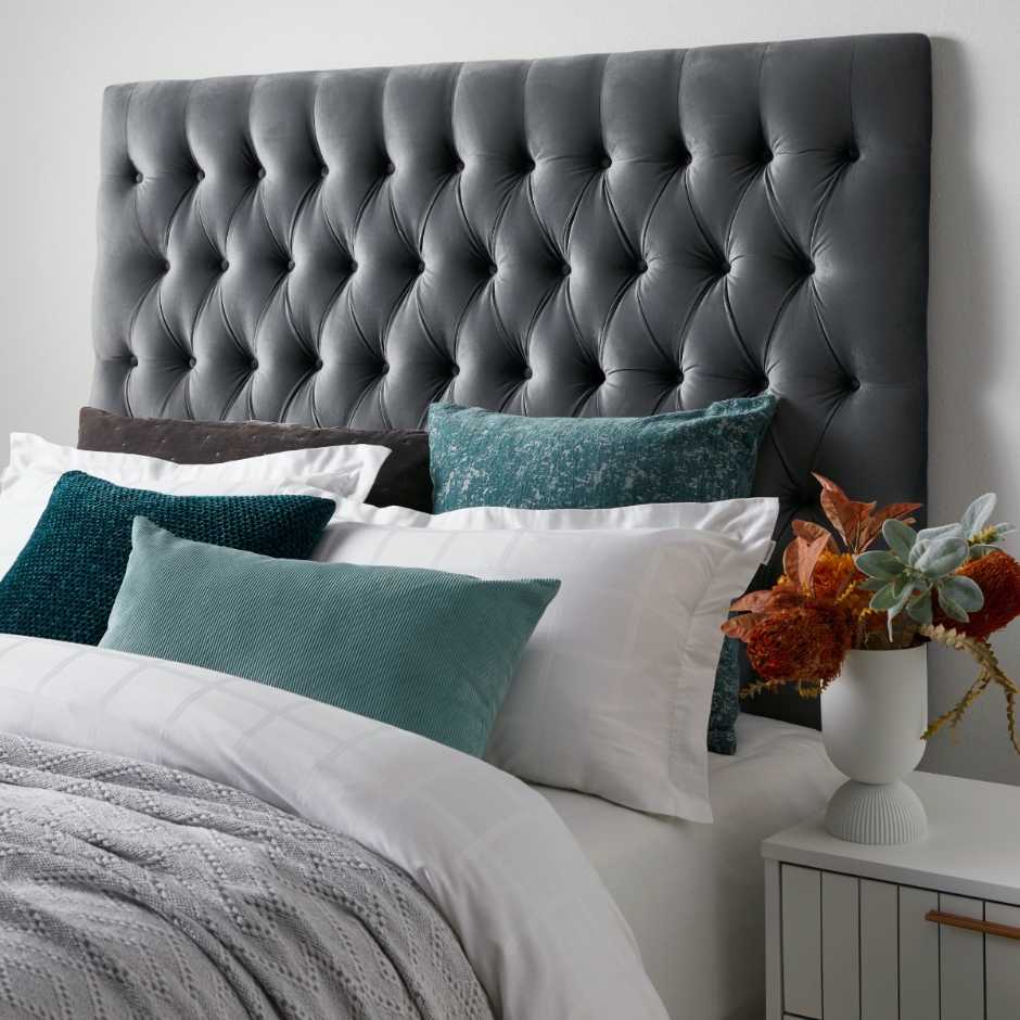Grey Upholstered Headboard - Tufted - Velvet - Queen size 