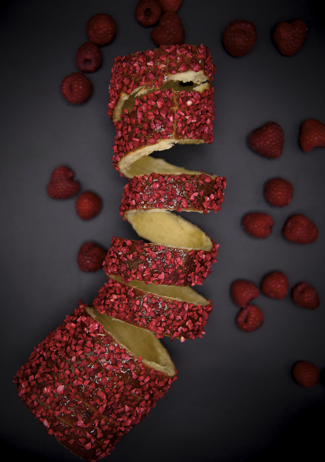 Chimney cake su liofilizuotomis avietėmis