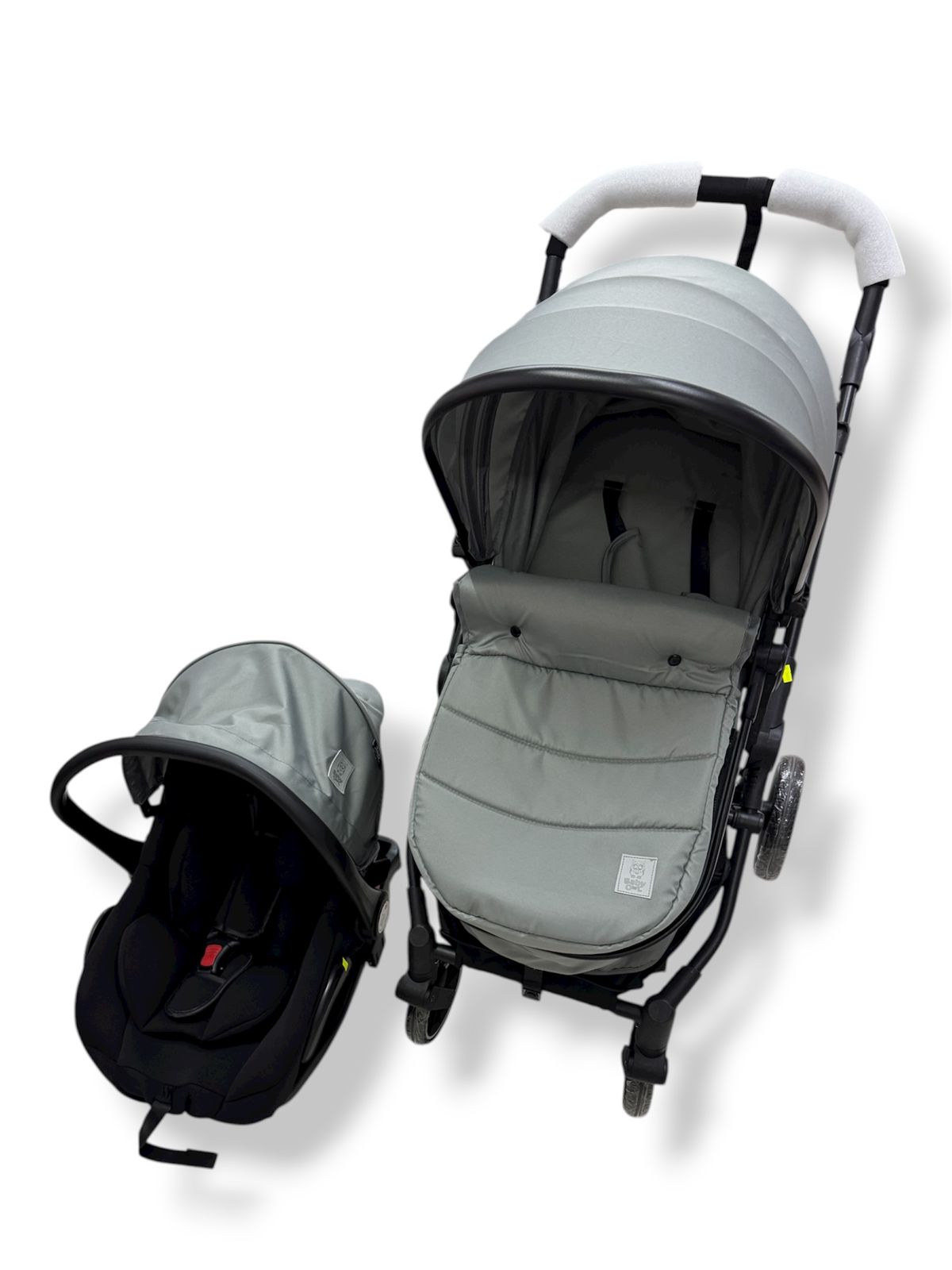 CARRIOLA CON PORTABEBE