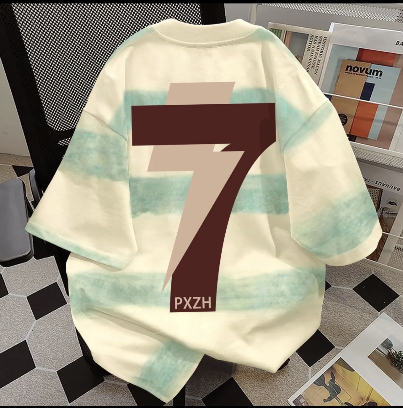 T-shirt oversize numéro 7