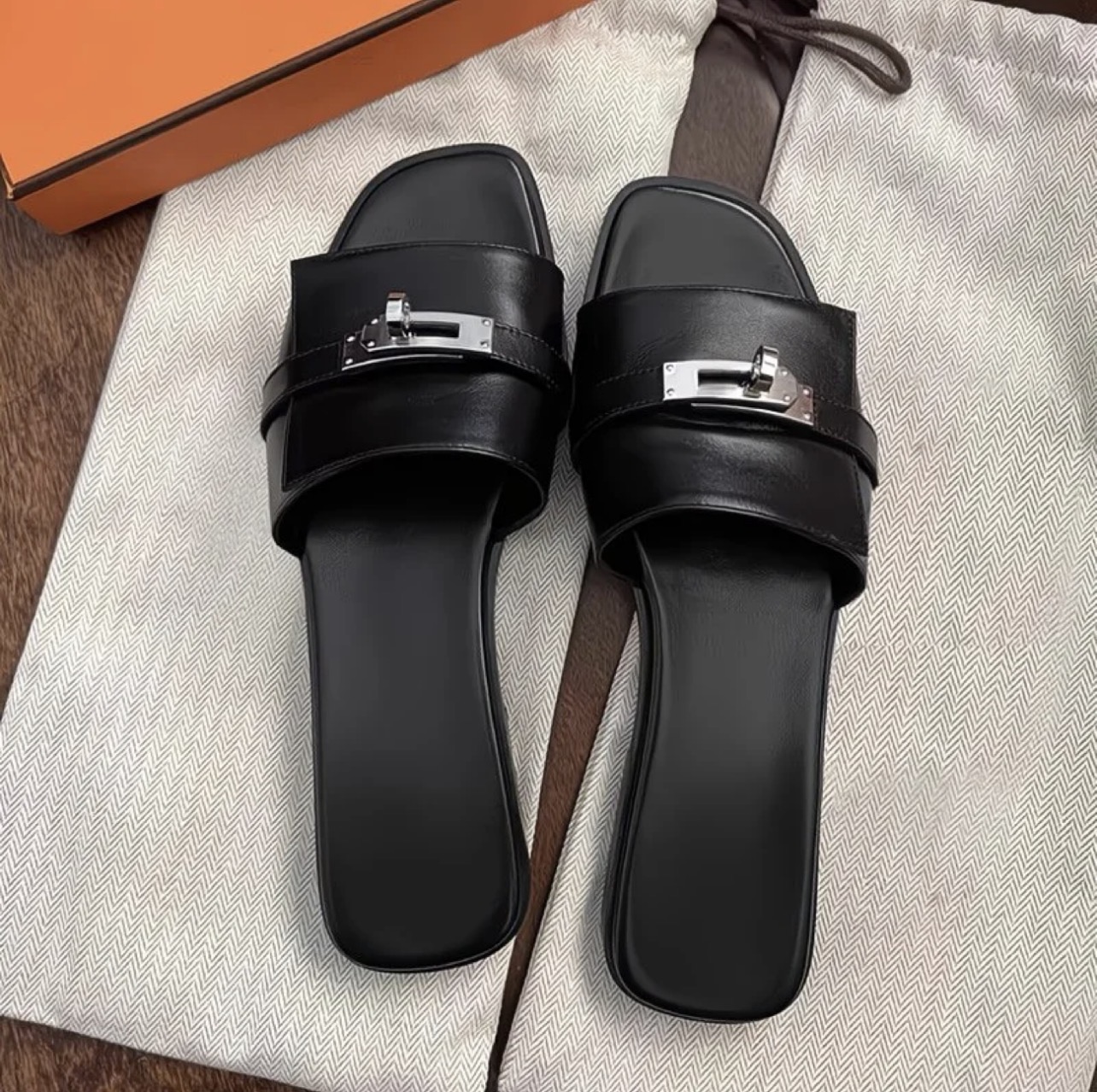 Sandales en cuir Hermès