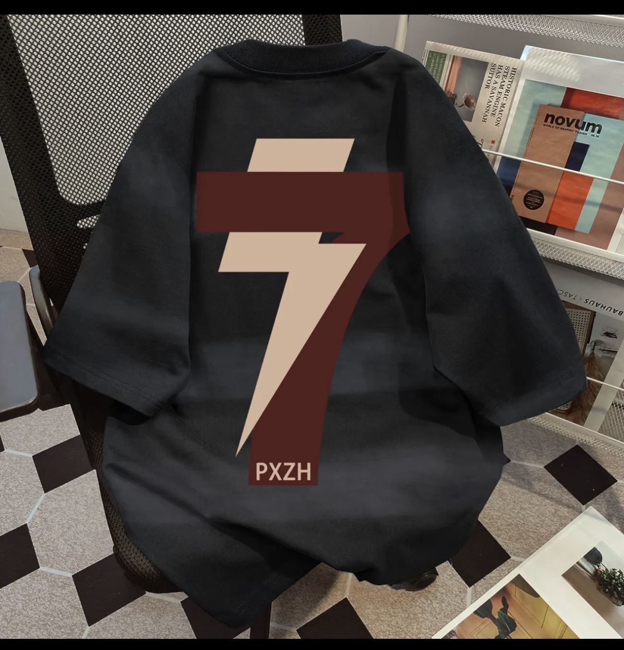 T-shirt oversize numéro 7