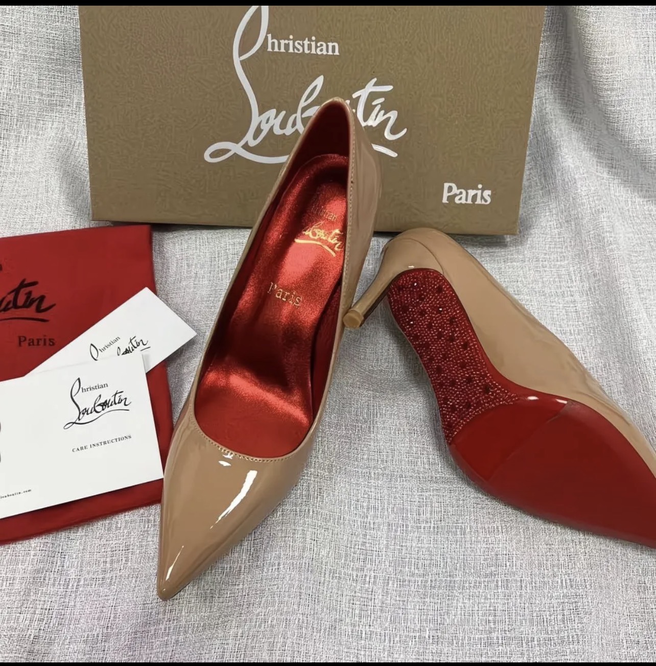 Escarpins à talons hauts