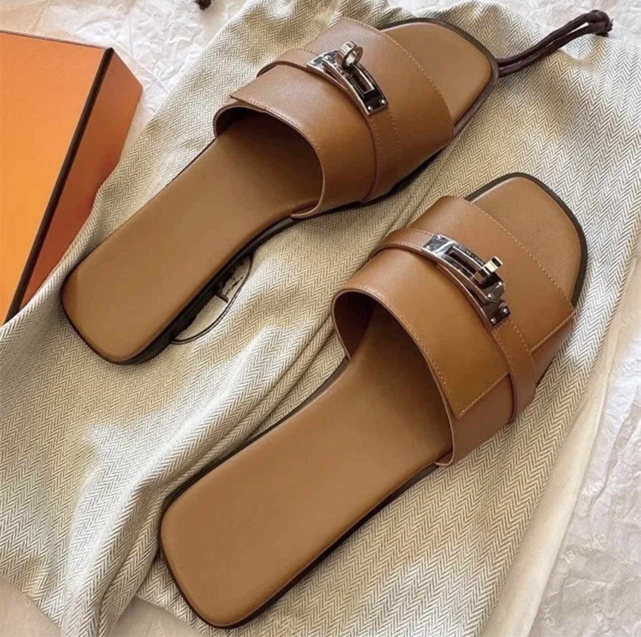 Sandales en cuir Hermès 