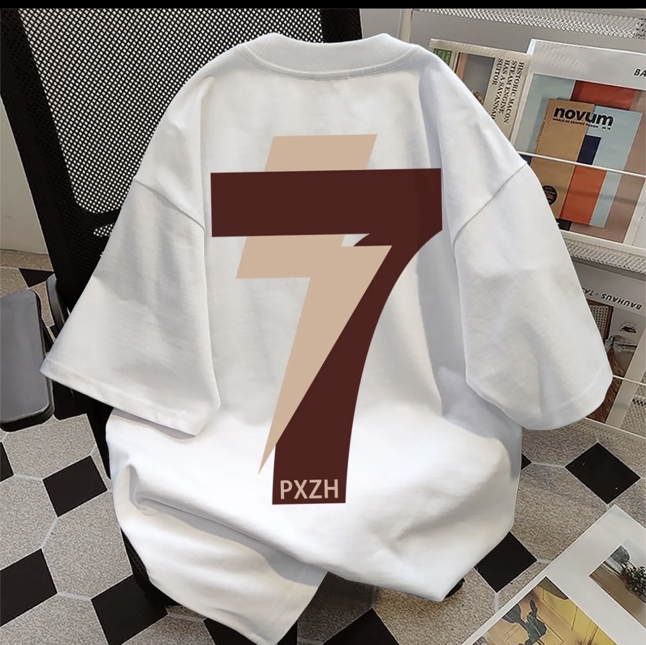 T-shirt oversize numéro 7