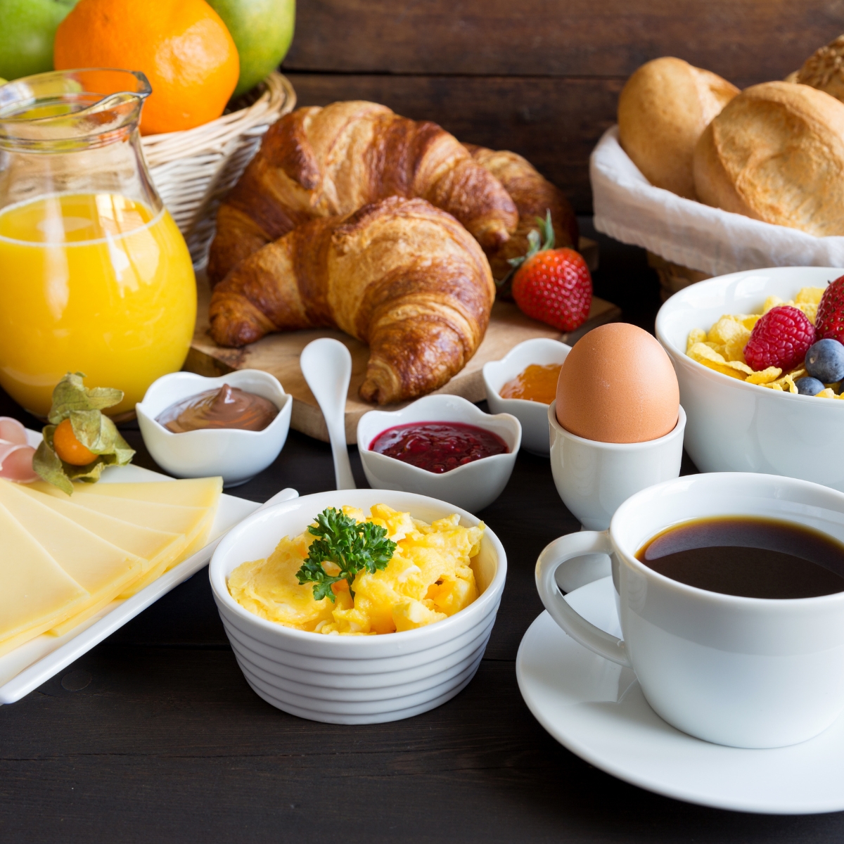 Breakfast Family Box Feeds 4 people  