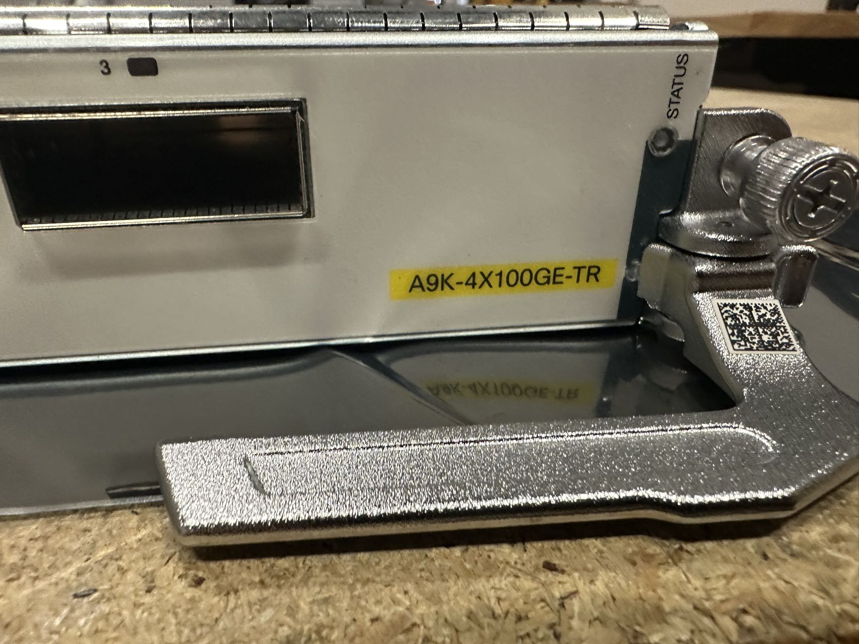 CISCO REF-A9K-4X100GE-TR  3th Line card used