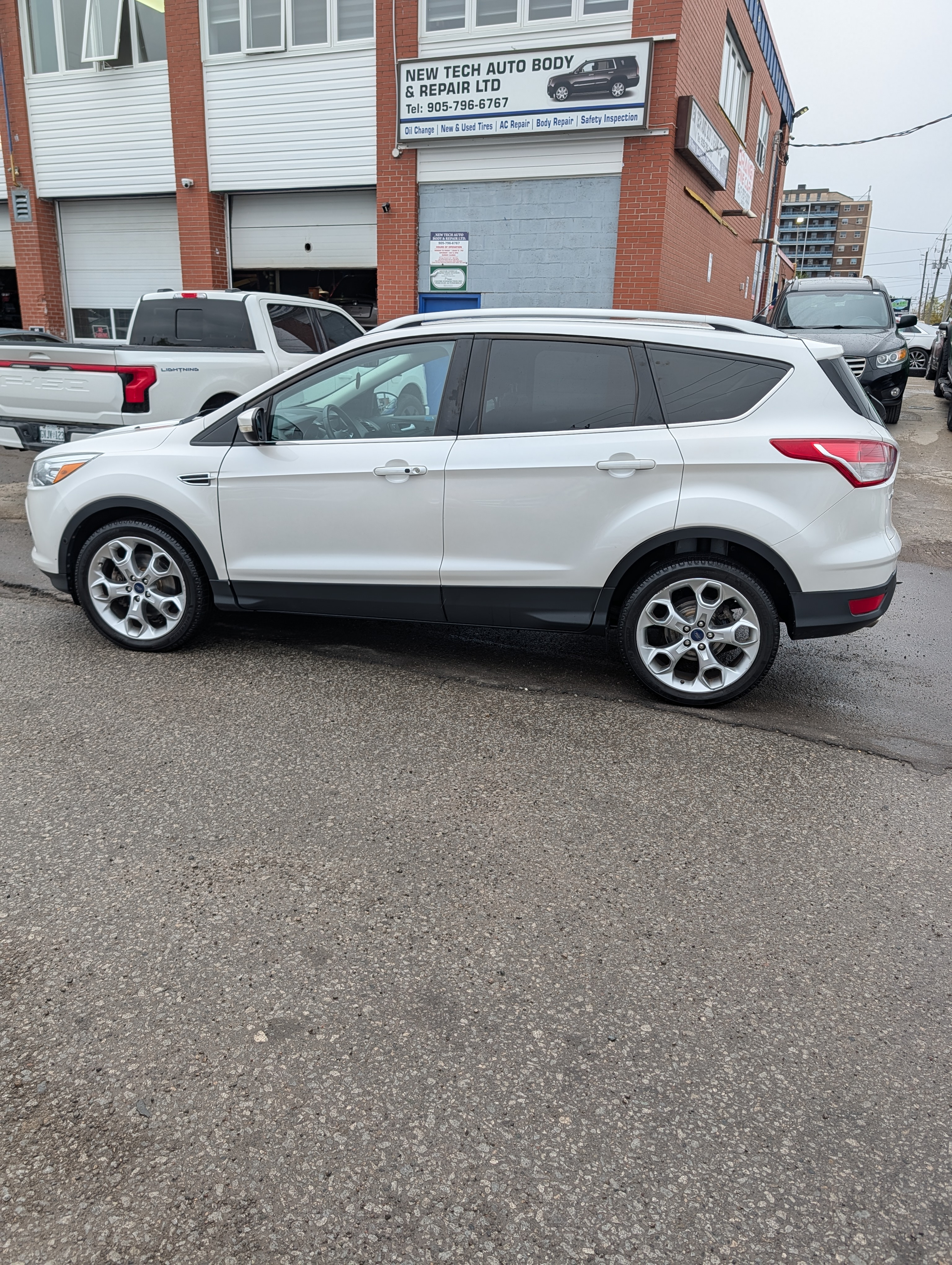 2016 Ford 2016 Ford Escape Titanium | 1-Owner | 20 Service Records