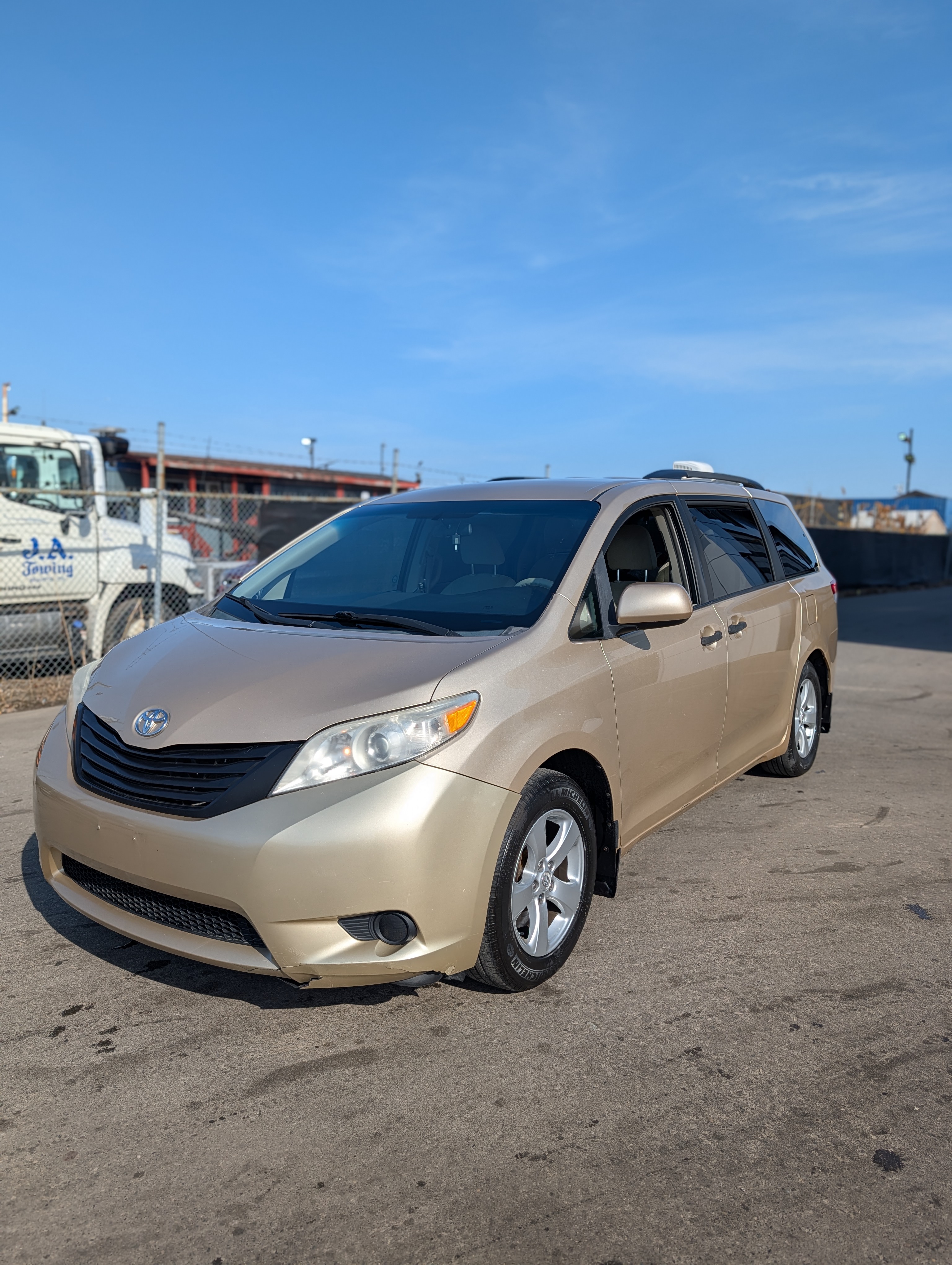 2011 Sienna FWD V6 7 Passenger