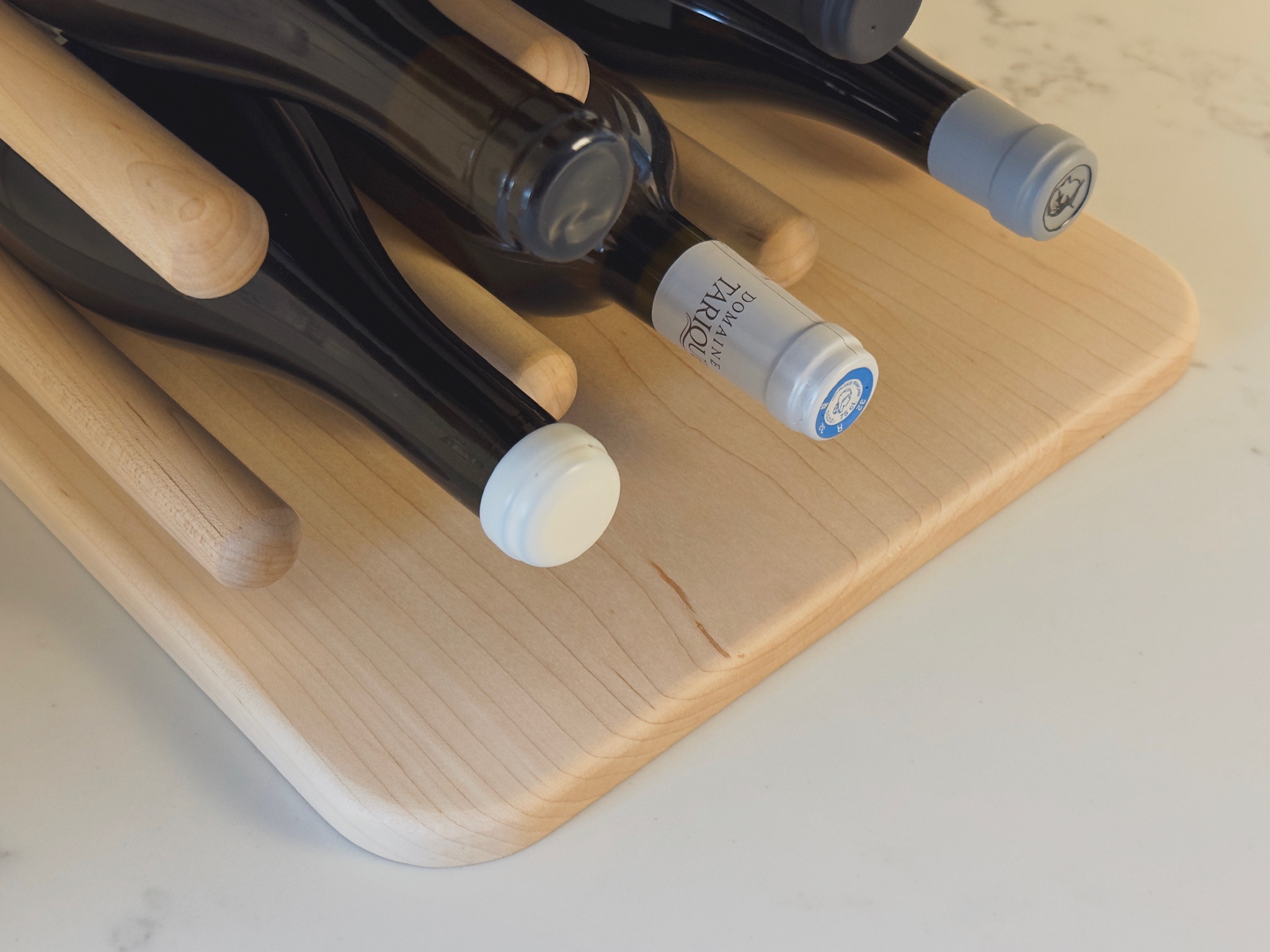 Cantilever wine rack