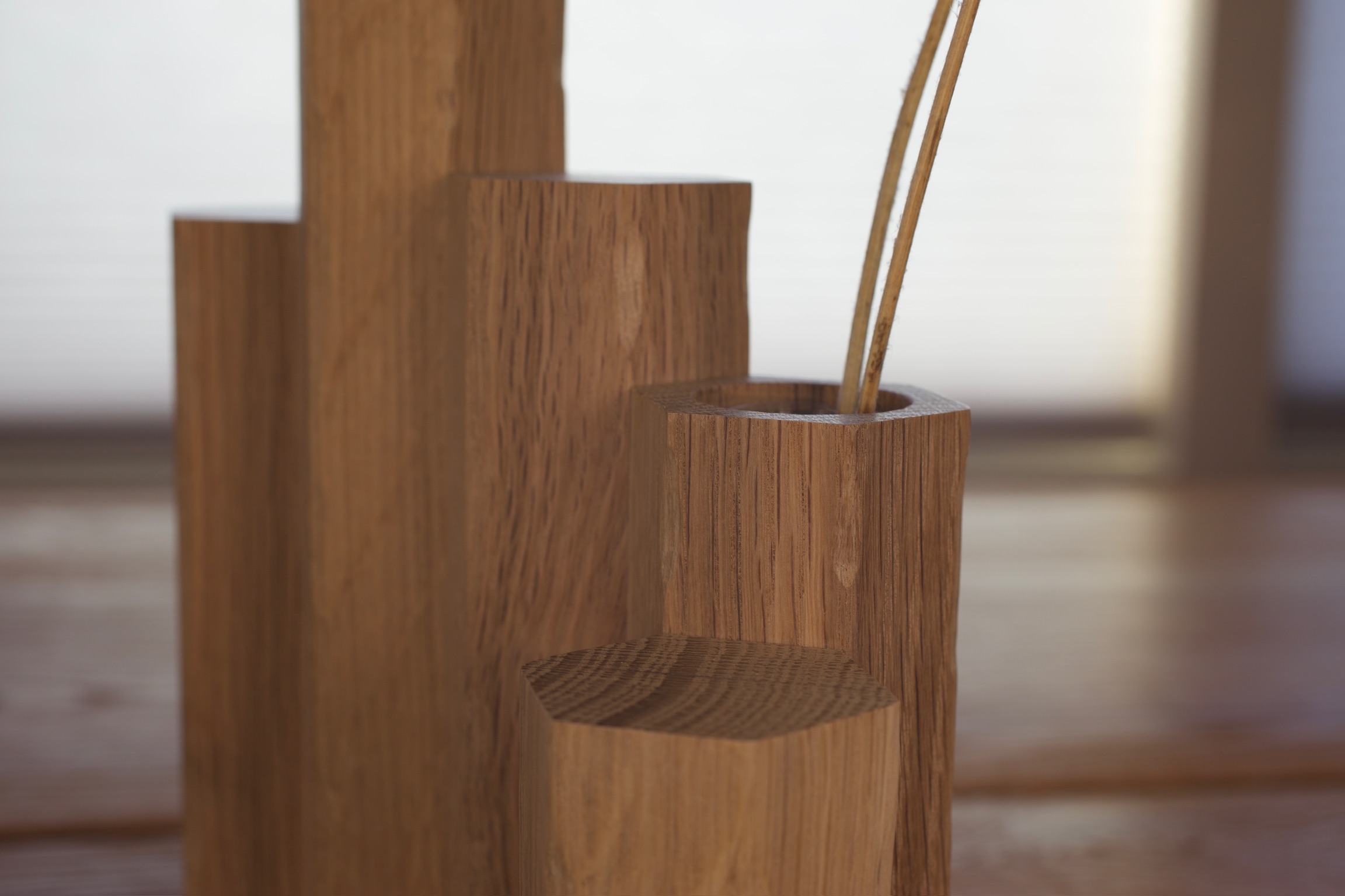 Basalt bud vase | Line