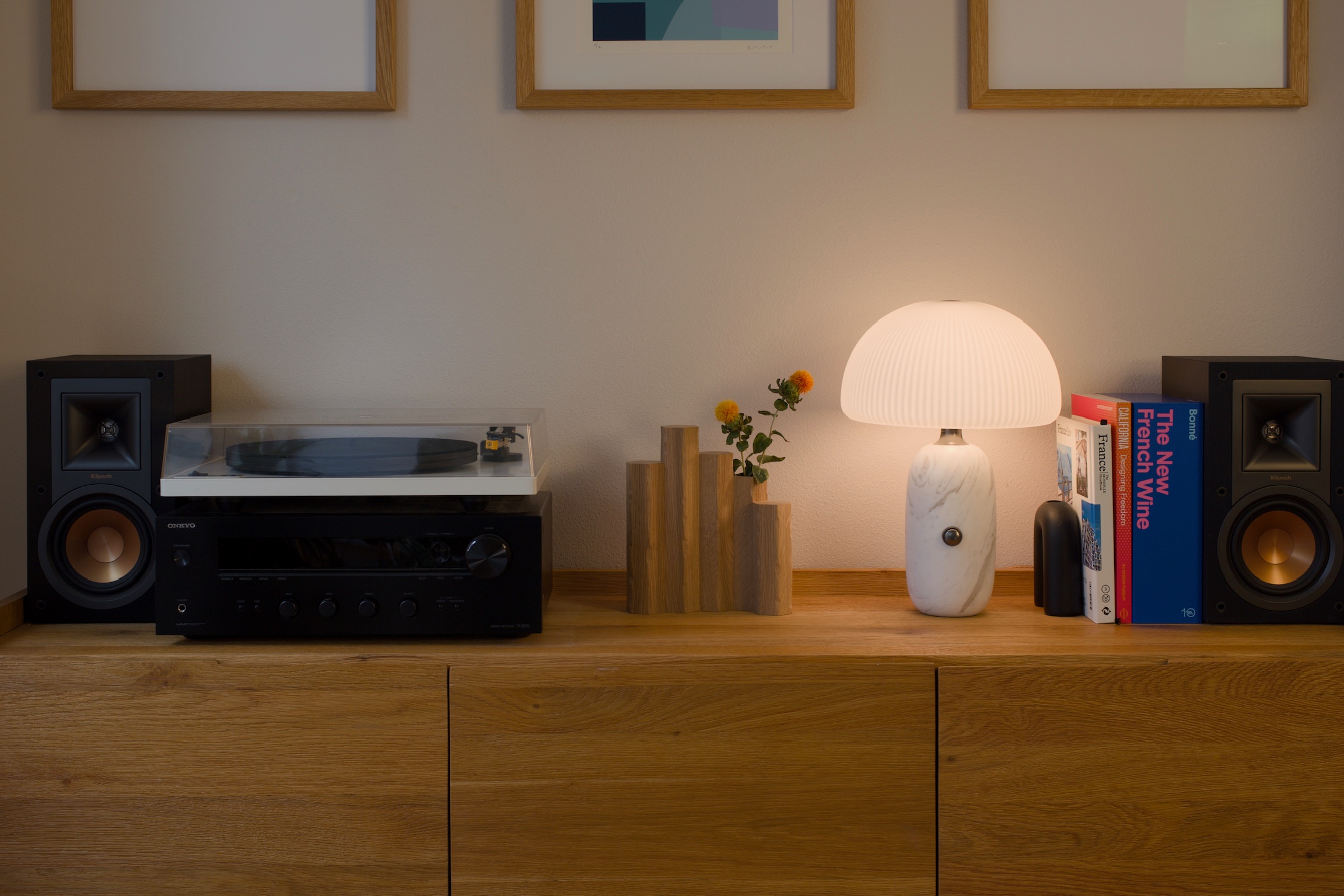 Basalt bud vase | Line