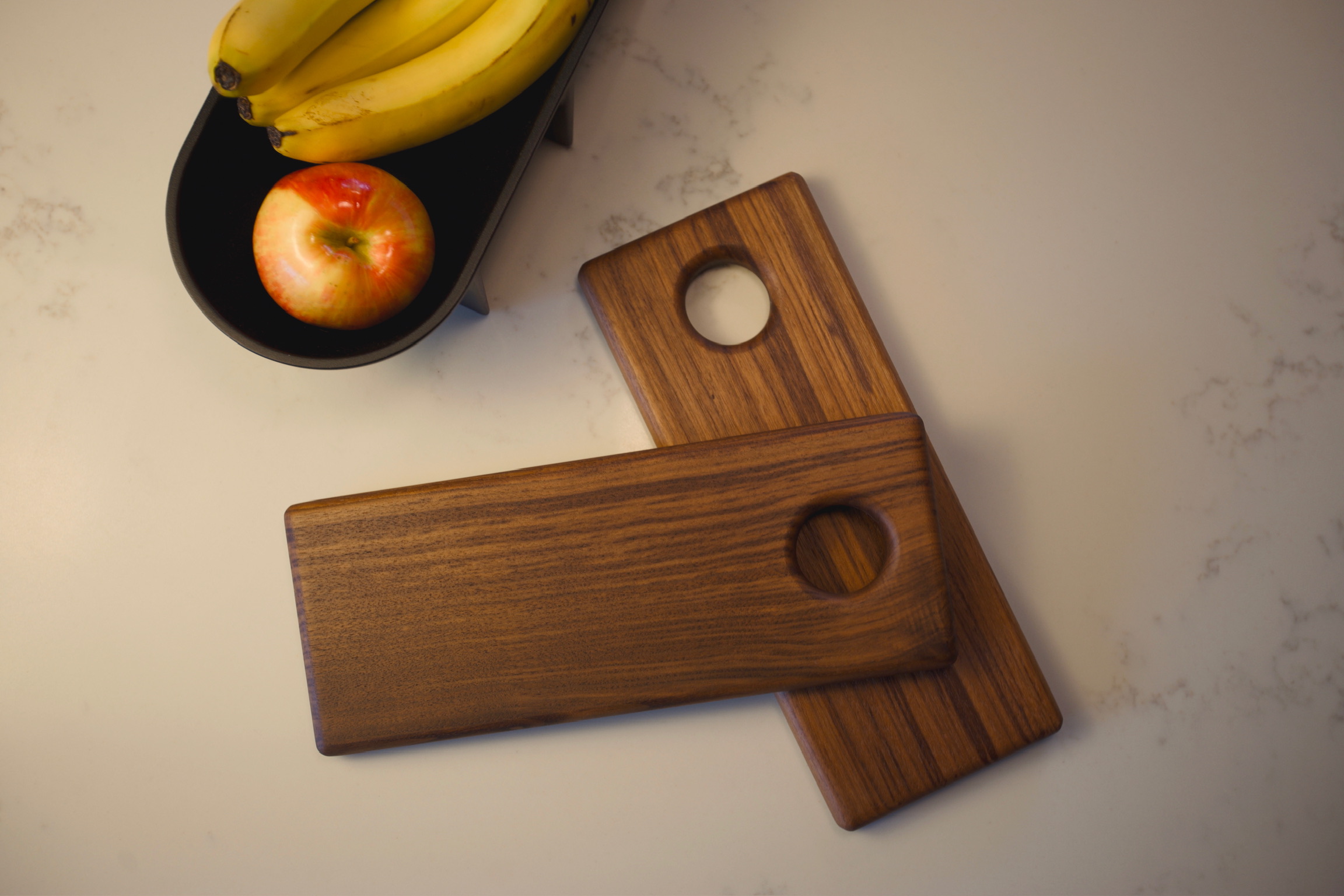 Linear serving board