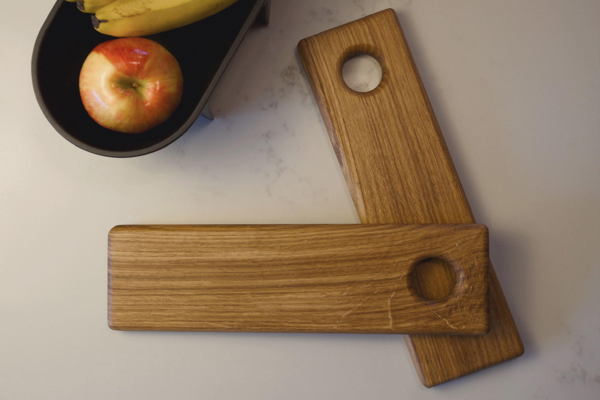 Linear serving board