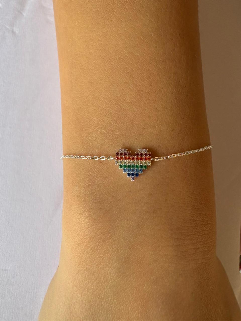 Pulseira coração colorido