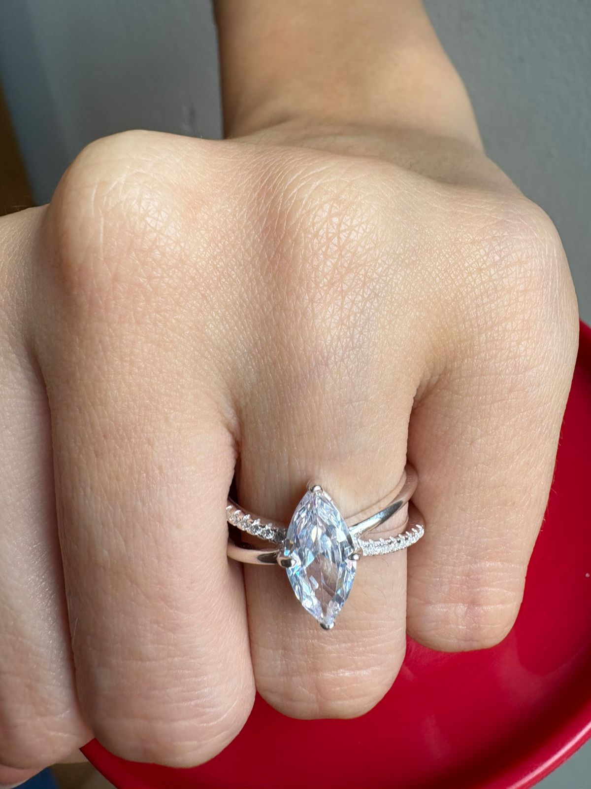Anel de prata com pedra marquise