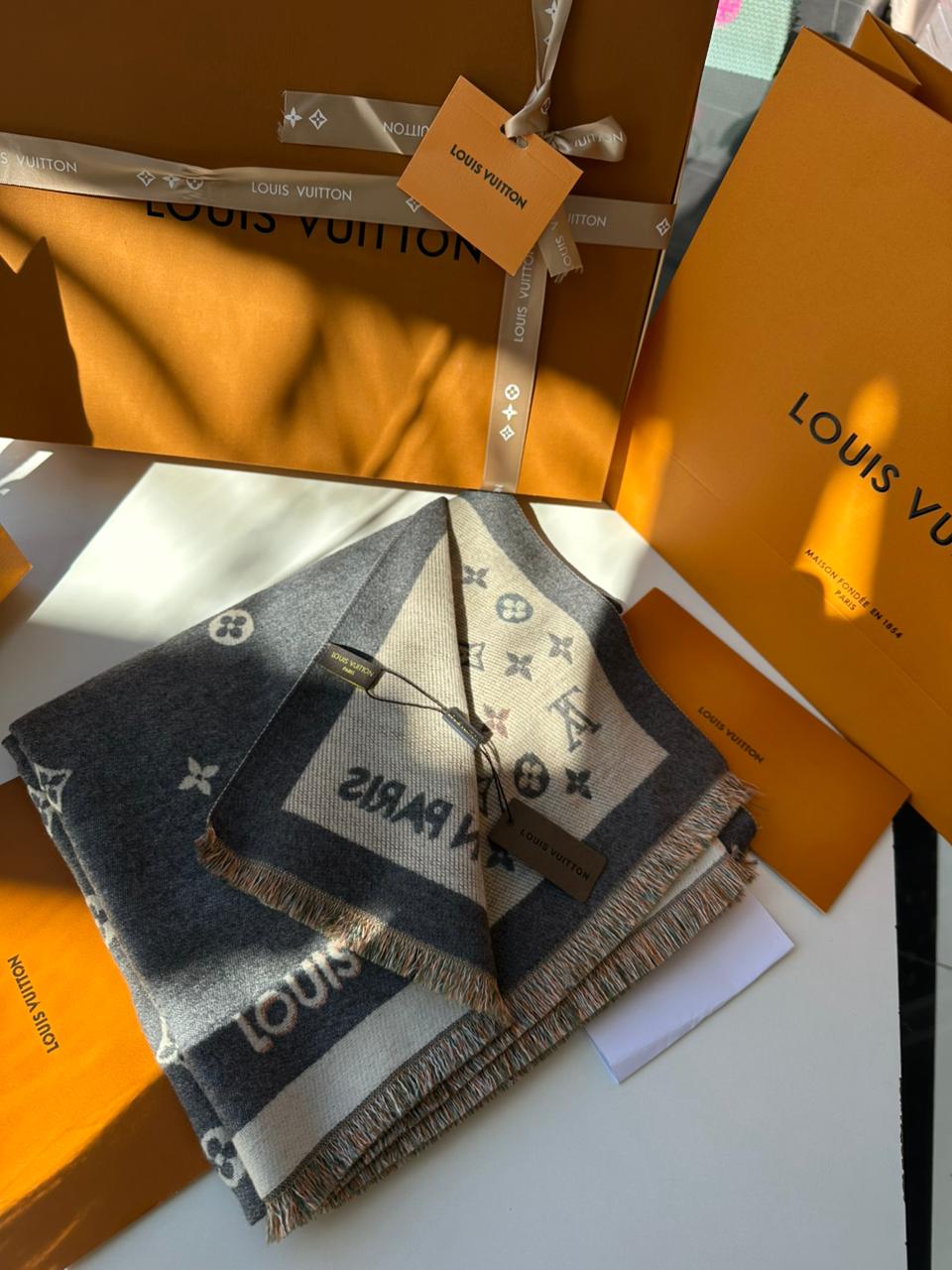 Pashmina Aurora Monogram